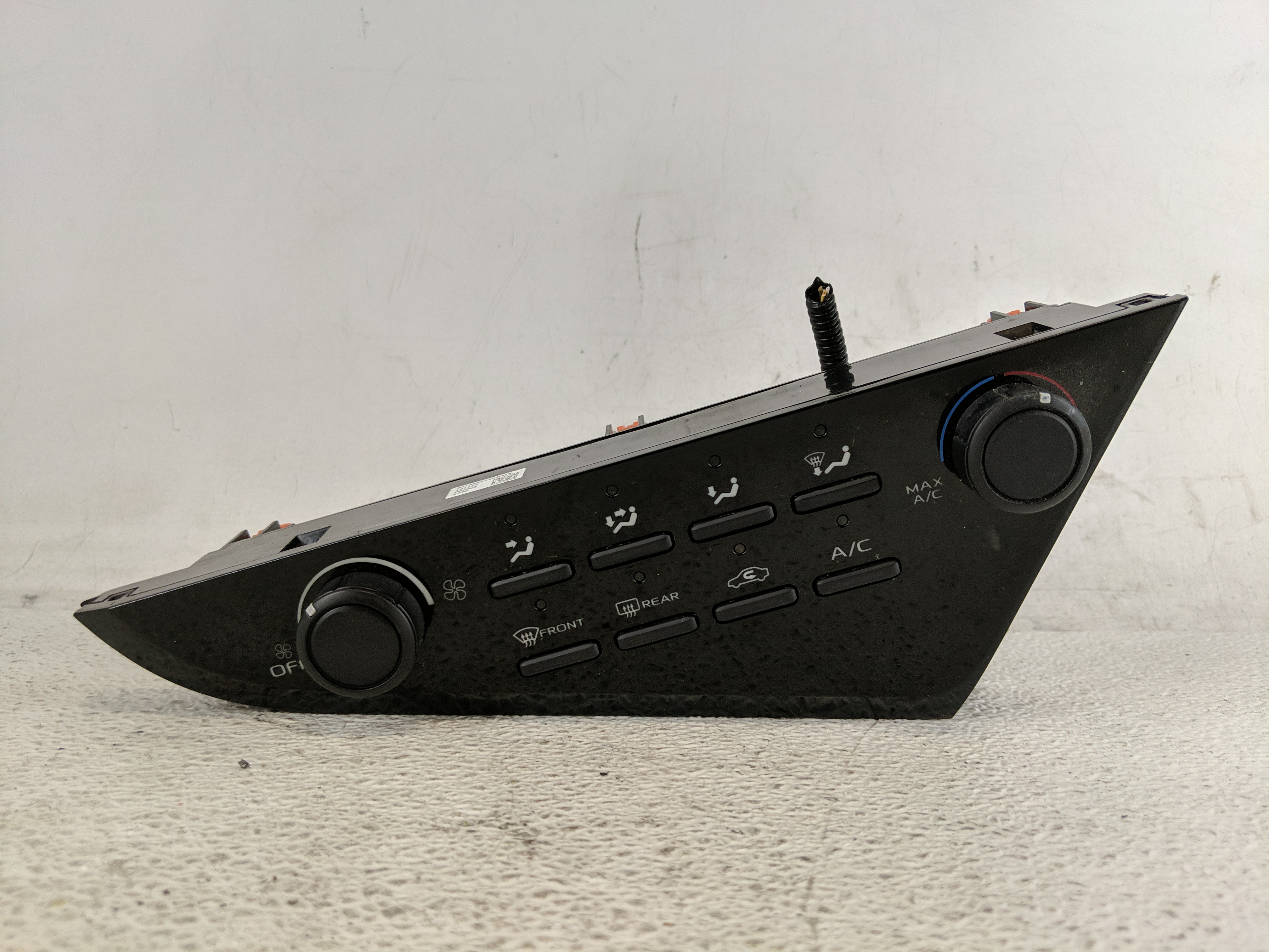 2018-2022 Toyota Camry Ac Heater Climate Control 55900-06470 1198609 - Oemusedautoparts1.com