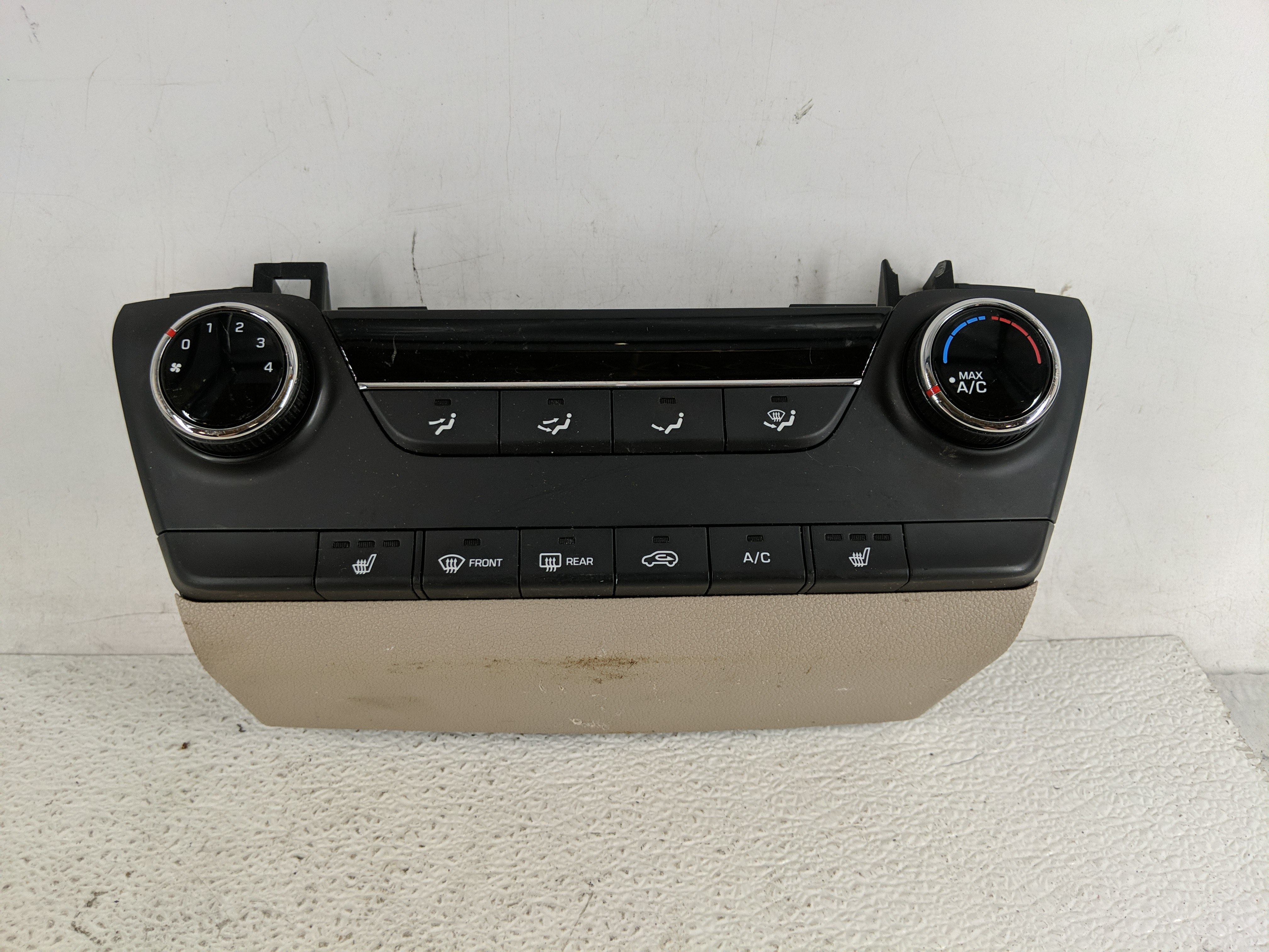 2016-2018 Hyundai Tucson Ac Heater Climate Control 1198611 - Oemusedautoparts1.com