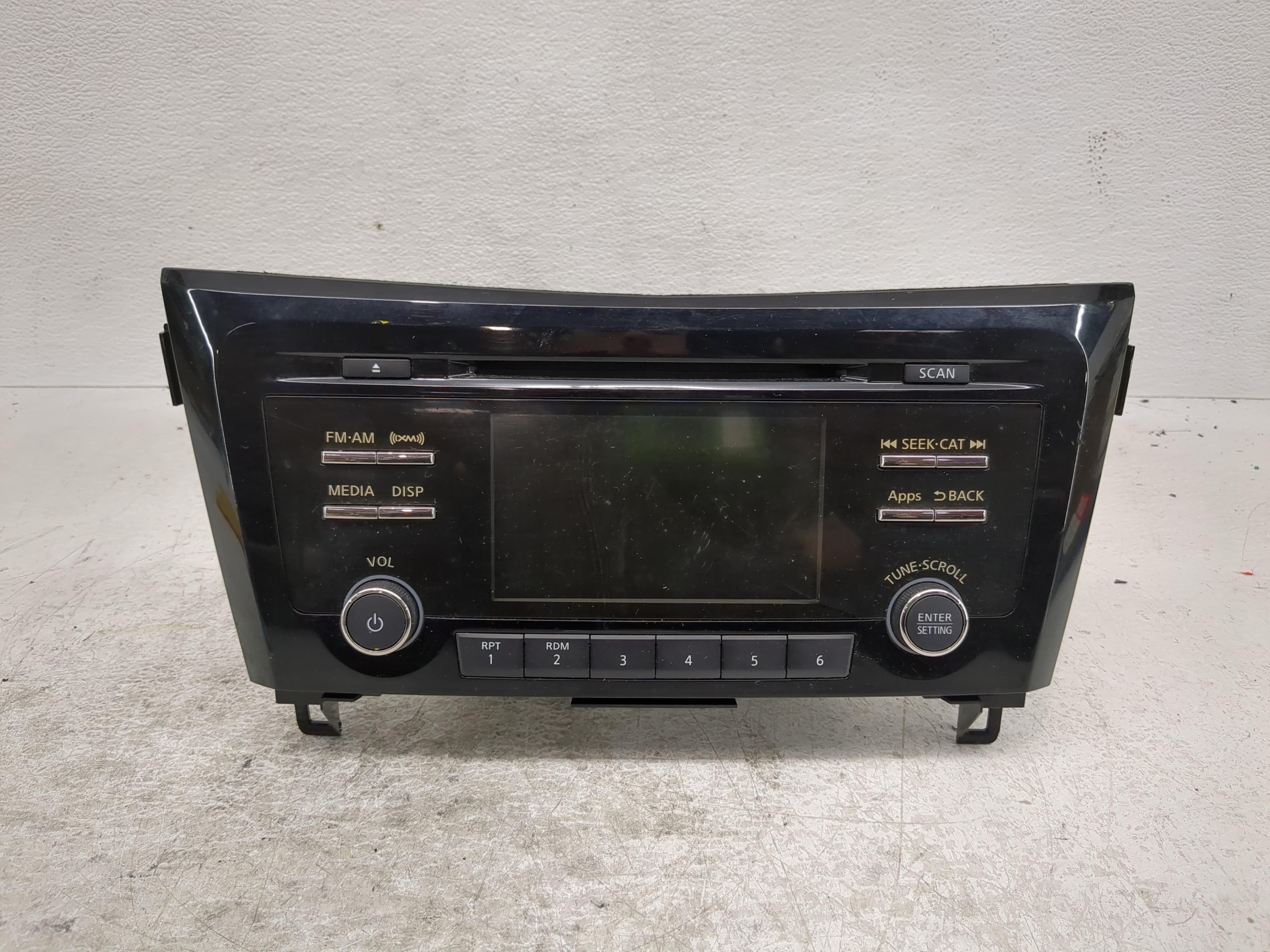 2015-2016 Nissan Rogue Am Fm Cd Player Radio Receiver 1198646 - Oemusedautoparts1.com