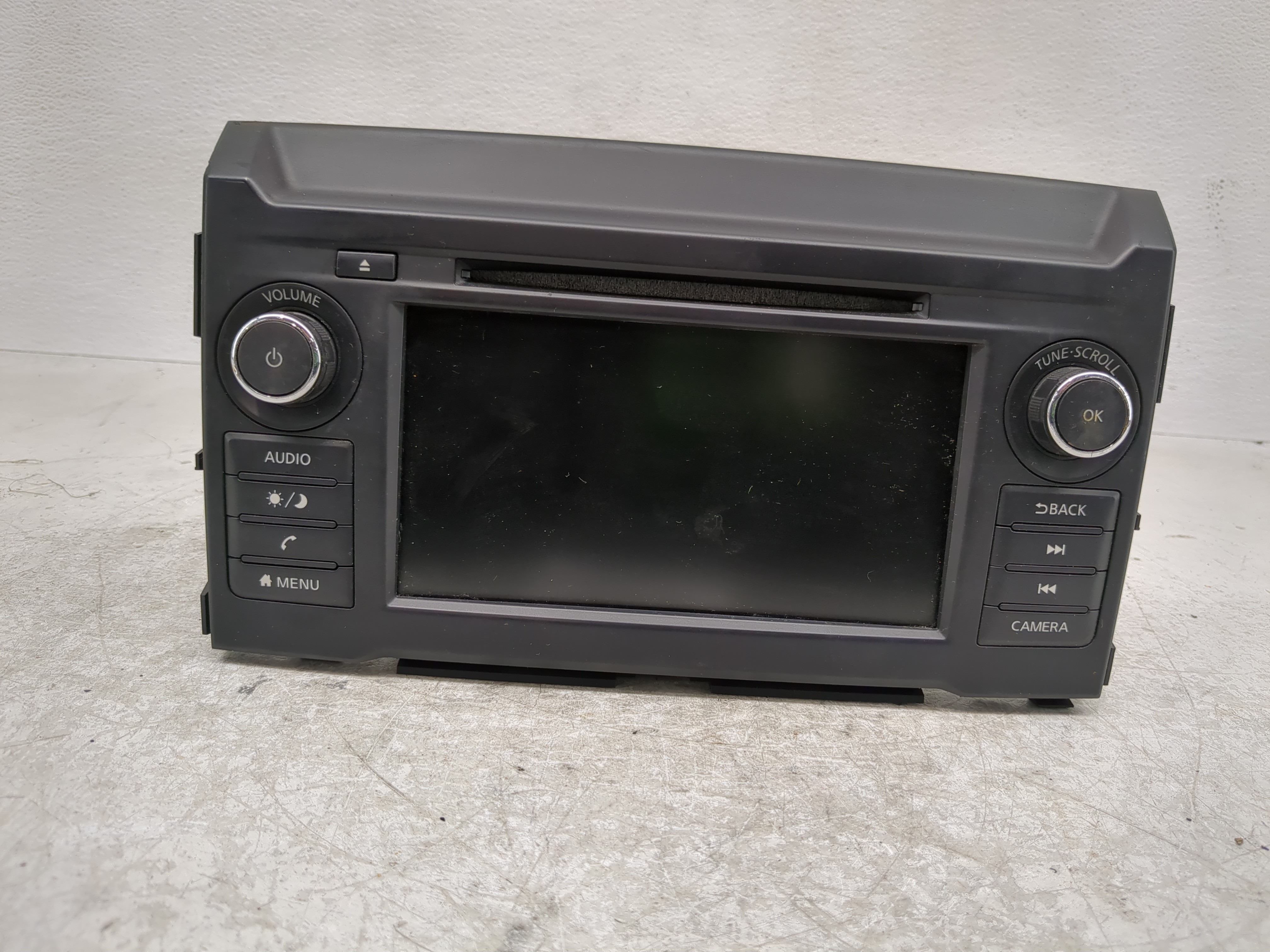 2019-2021 Nissan Titan Am Fm Cd Player Radio Receiver 1198650 - Oemusedautoparts1.com