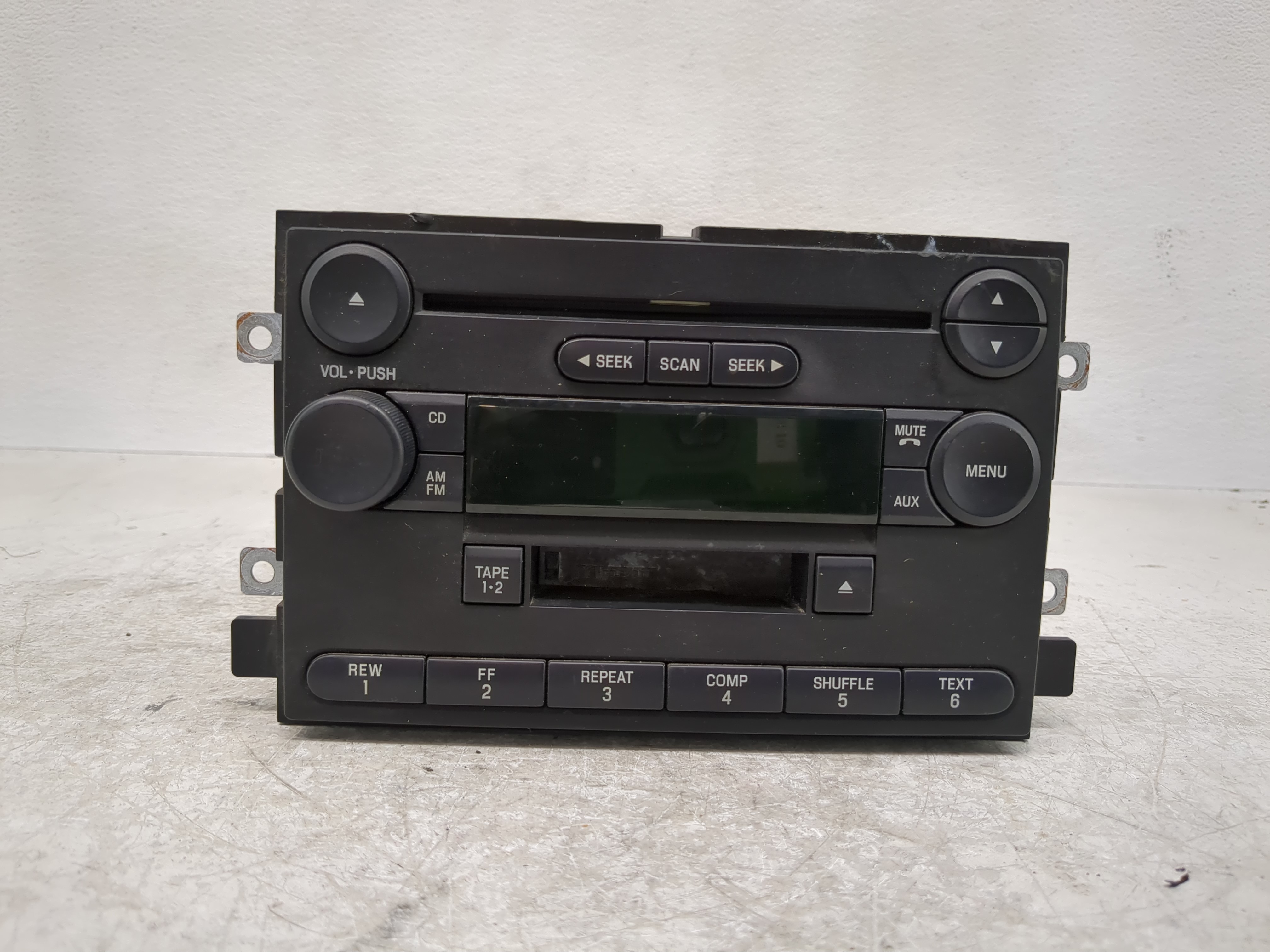 2005-2006 Ford F-150 Am Fm Cd Player Radio Receiver 1198659 - Oemusedautoparts1.com