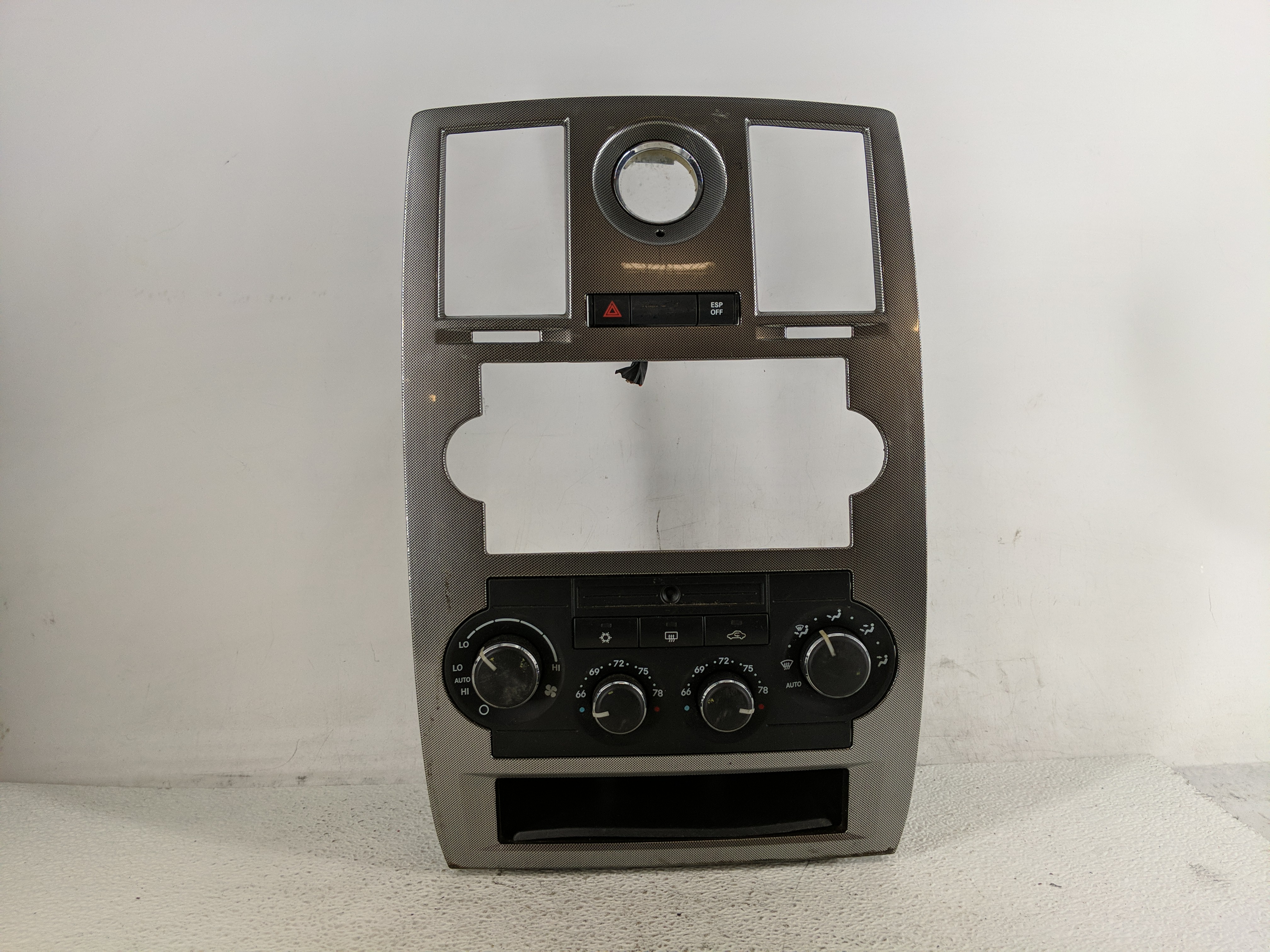 2005-2007 Chrysler 300 Ac Heater Climate Control P55111030ab 1198664 - Oemusedautoparts1.com