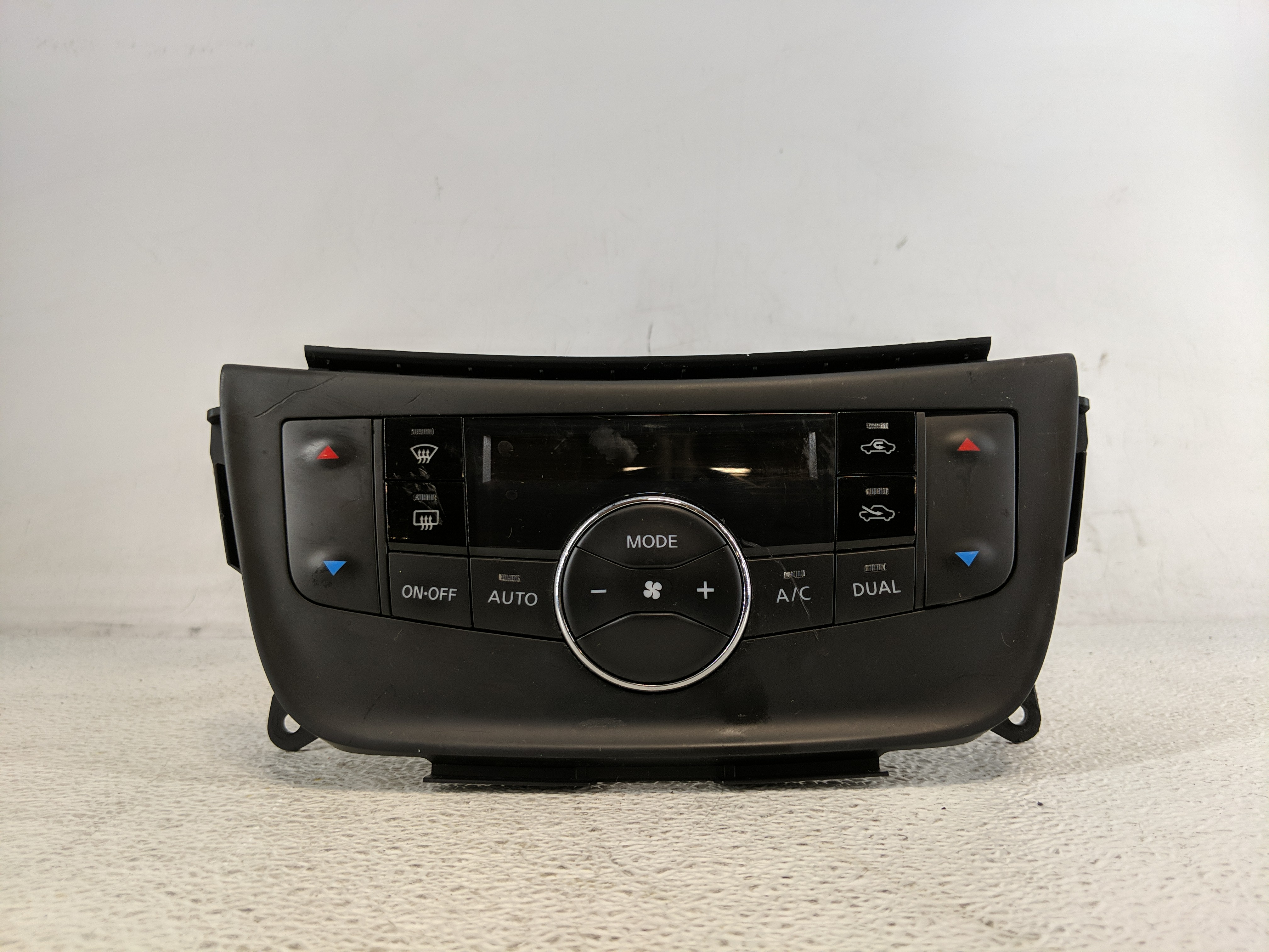 2015-2019 Nissan Sentra Ac Heater Climate Control 27500 4at4a 1198677 - Oemusedautoparts1.com
