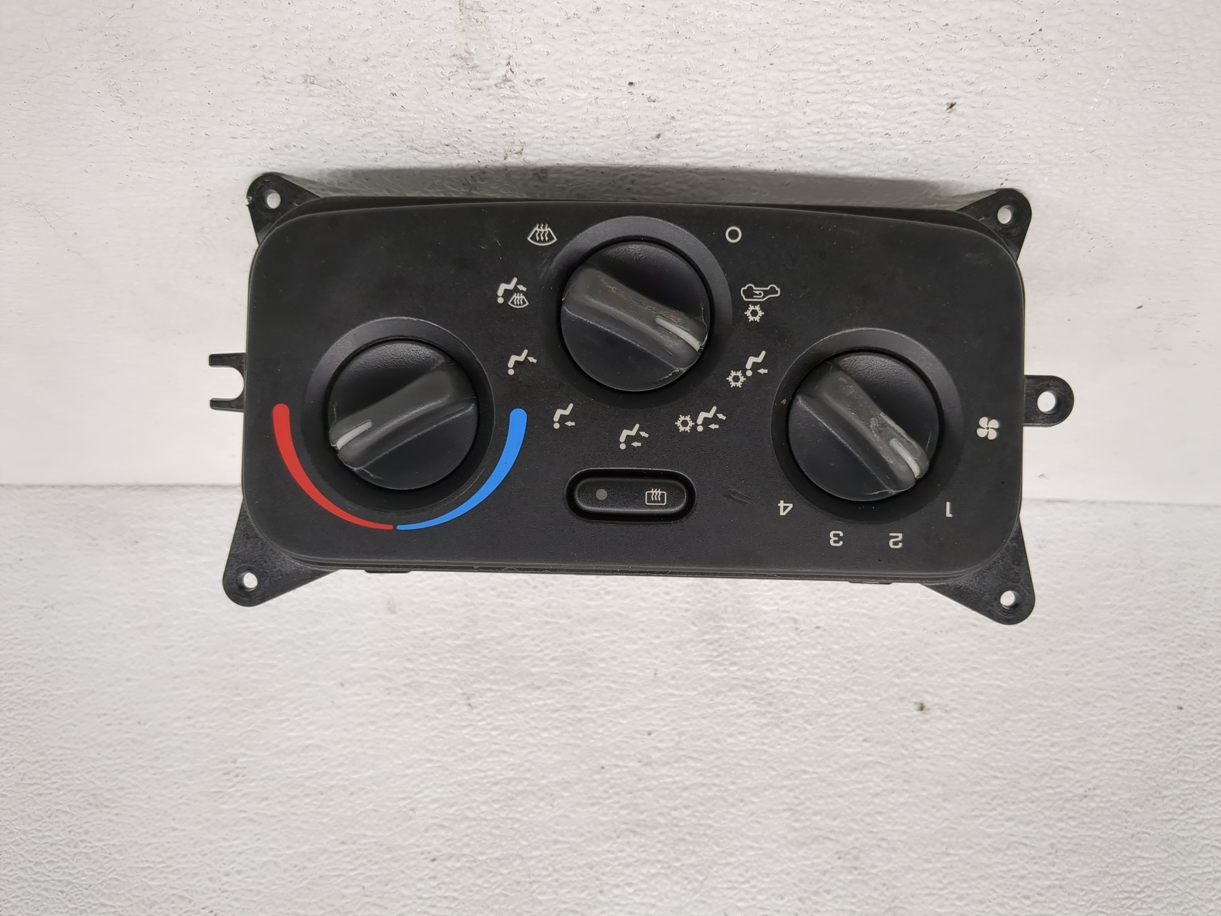 Picture of 2004-2007 Jeep Liberty Ac Heater Roof Climate Control P55037533ad 1198734