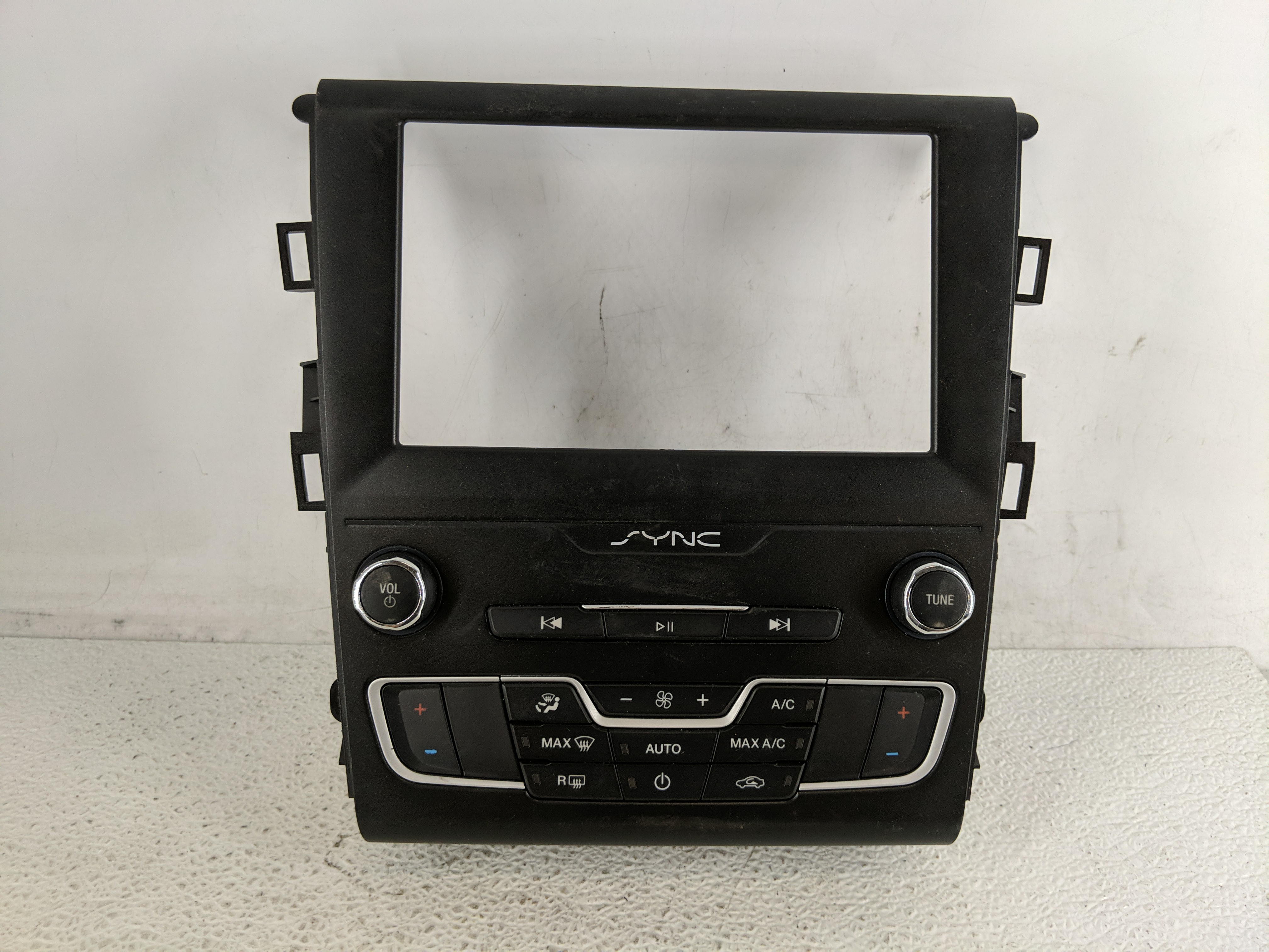 2019-2020 Ford Fusion Radio Control Panel 1198739 - Oemusedautoparts1.com