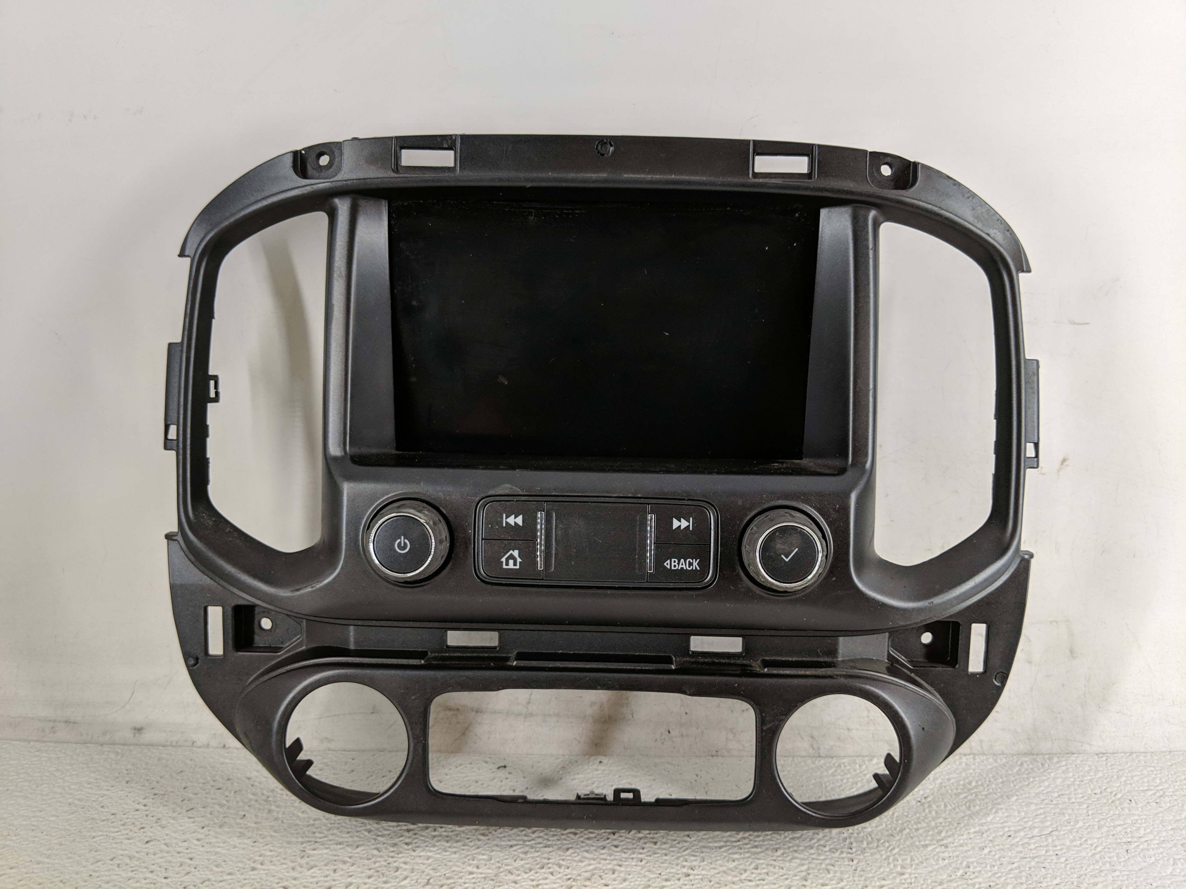 2020-2022 Chevrolet Colorado Radio Control Panel 1198741 - Oemusedautoparts1.com