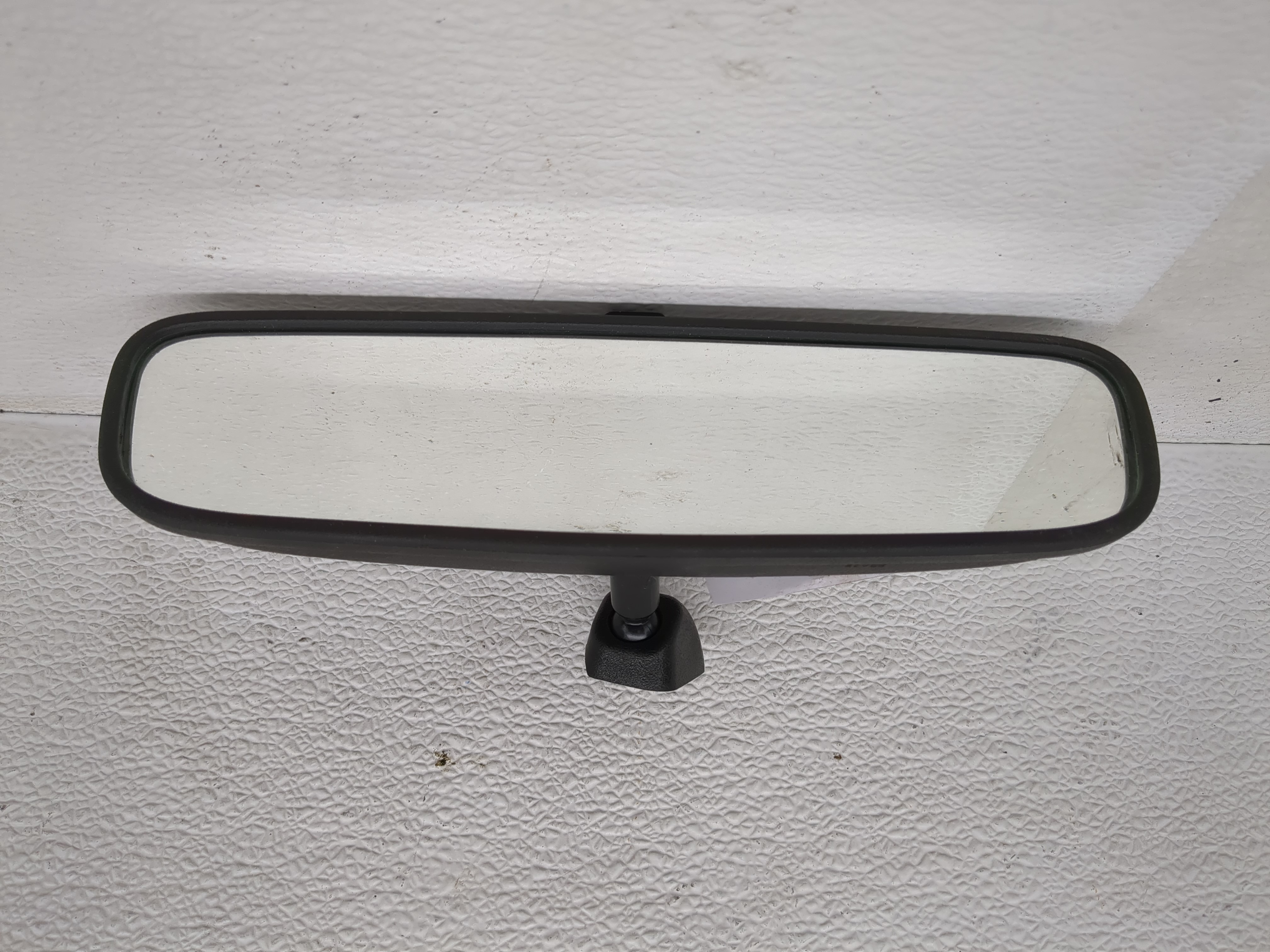 2020-2020 Hyundai Venue Interior Rear View Mirror Oem 1198788 - Oemusedautoparts1.com