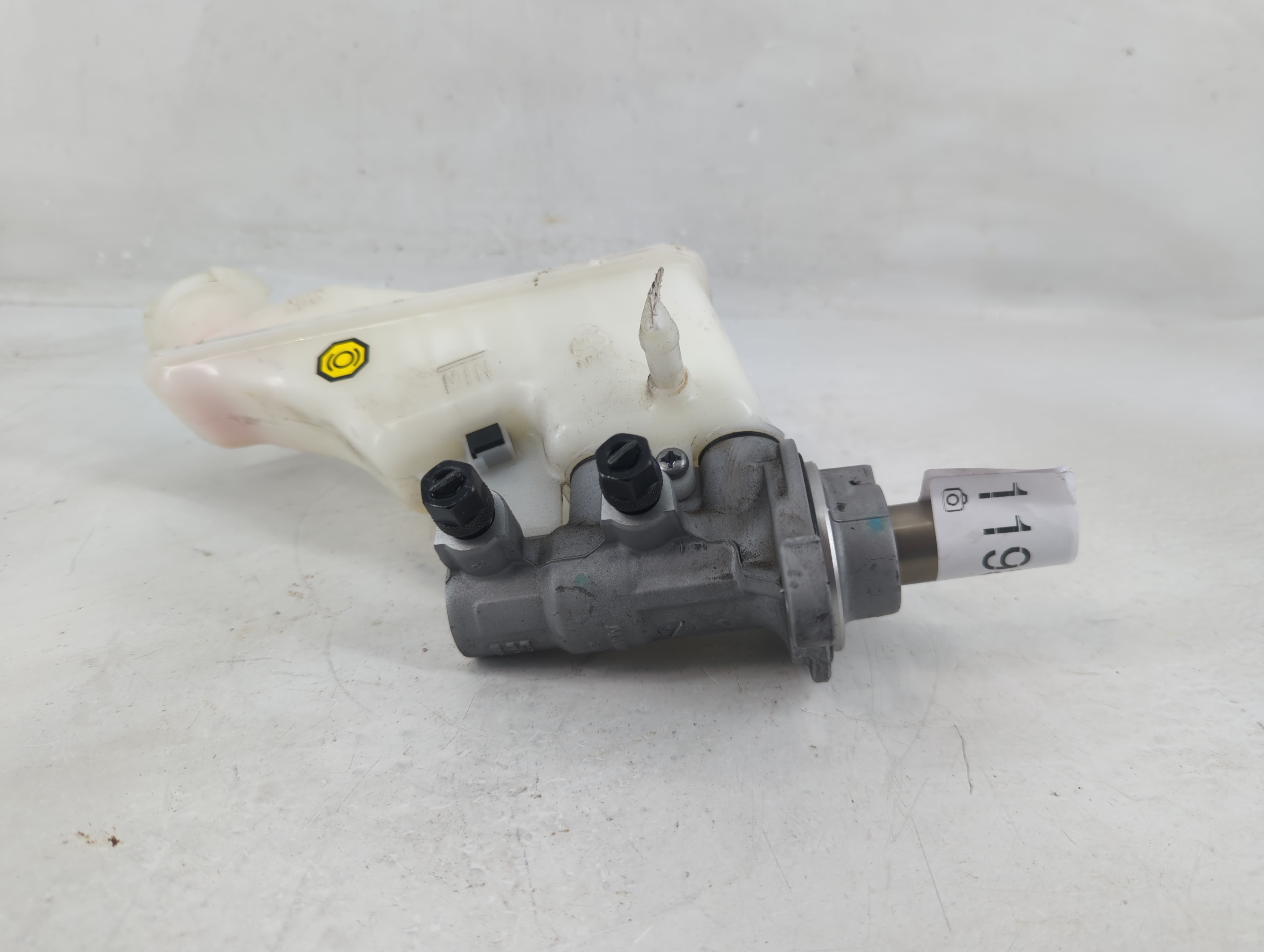 2017-2021 Kia Sportage Brake Master Cylinder 1198837 - Oemusedautoparts1.com