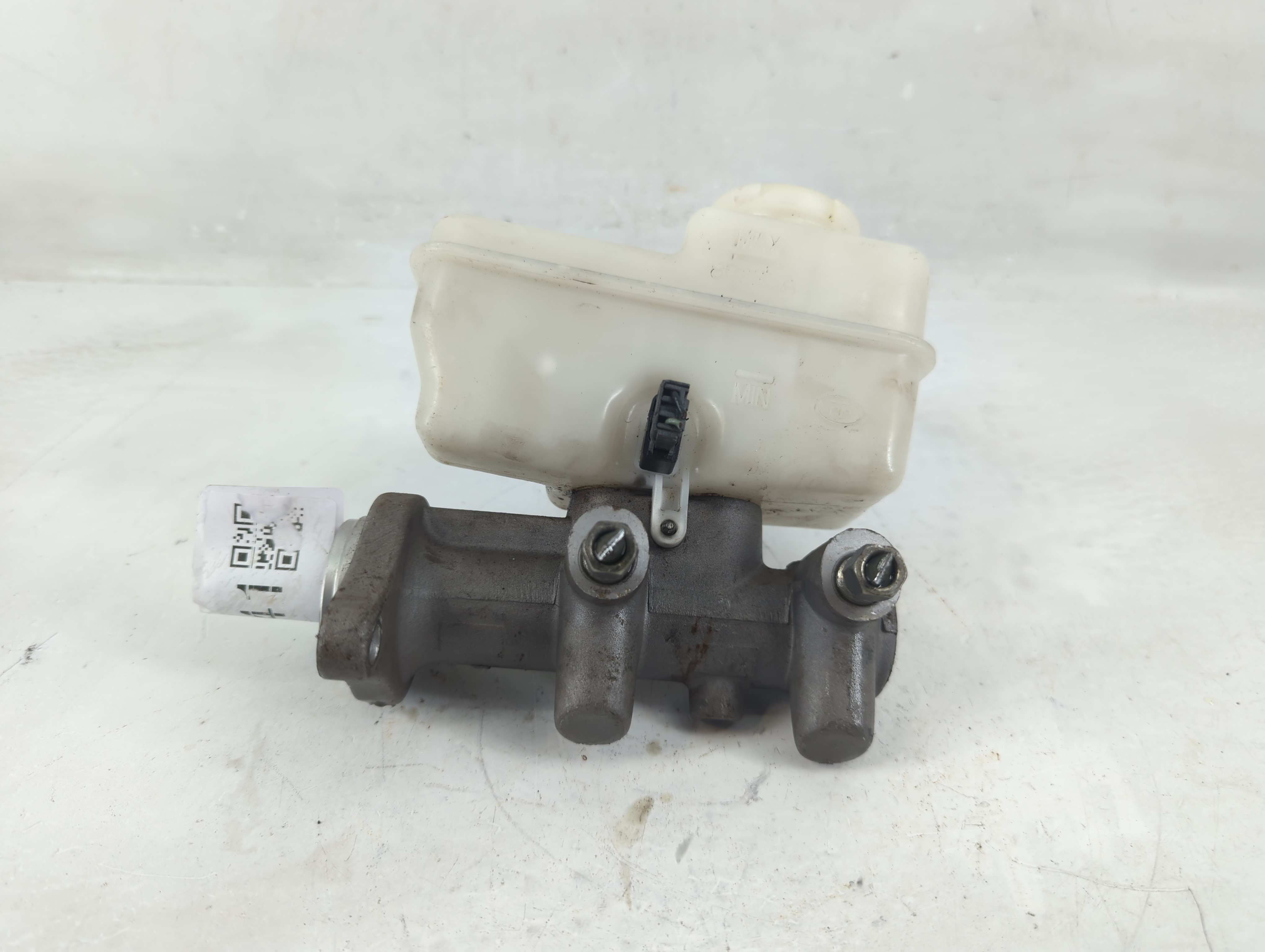 2008-2015 Nissan Xterra Brake Master Cylinder 1198841 - Oemusedautoparts1.com