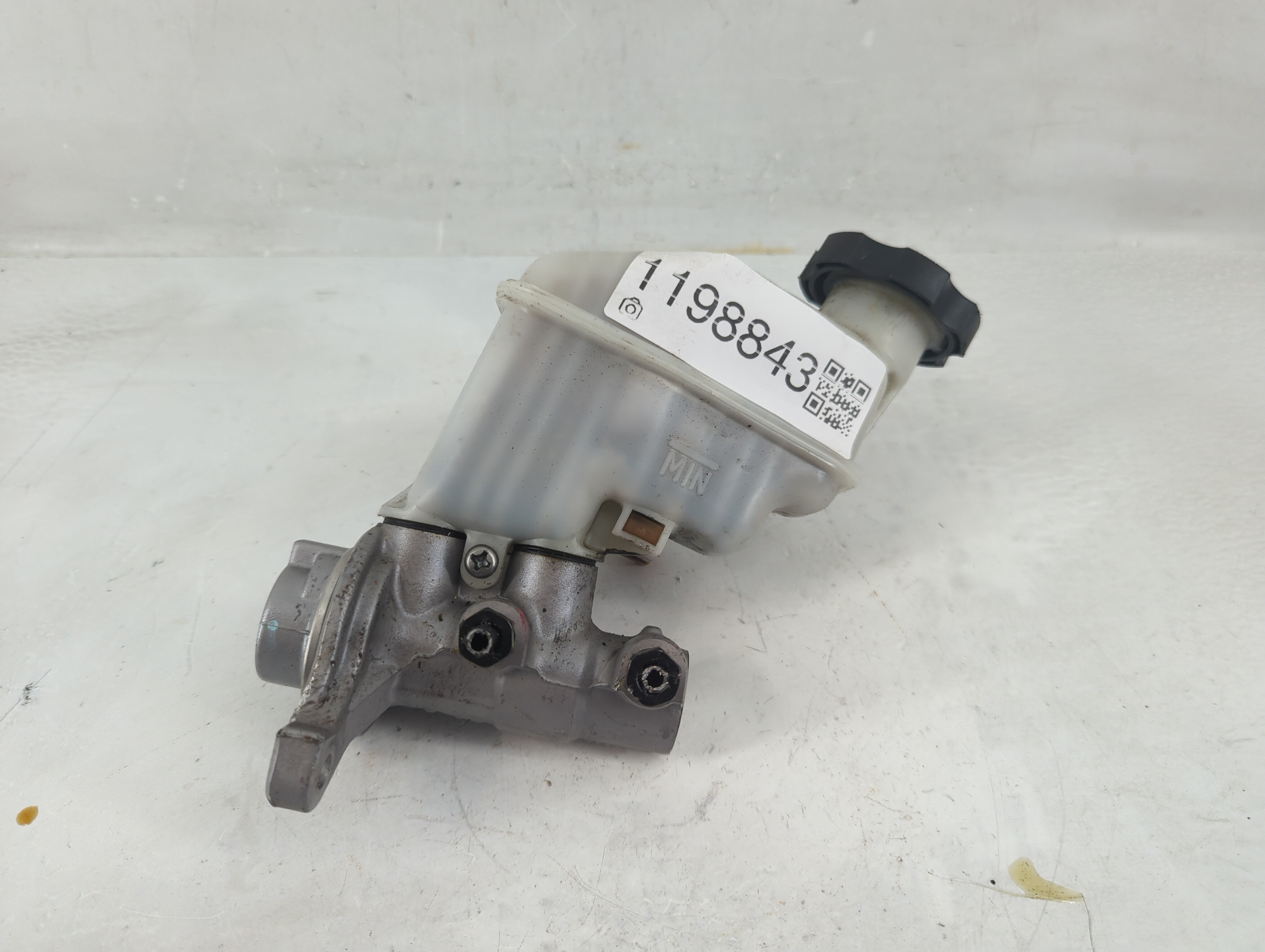 2011-2014 Hyundai Sonata Brake Master Cylinder 1198843 - Oemusedautoparts1.com