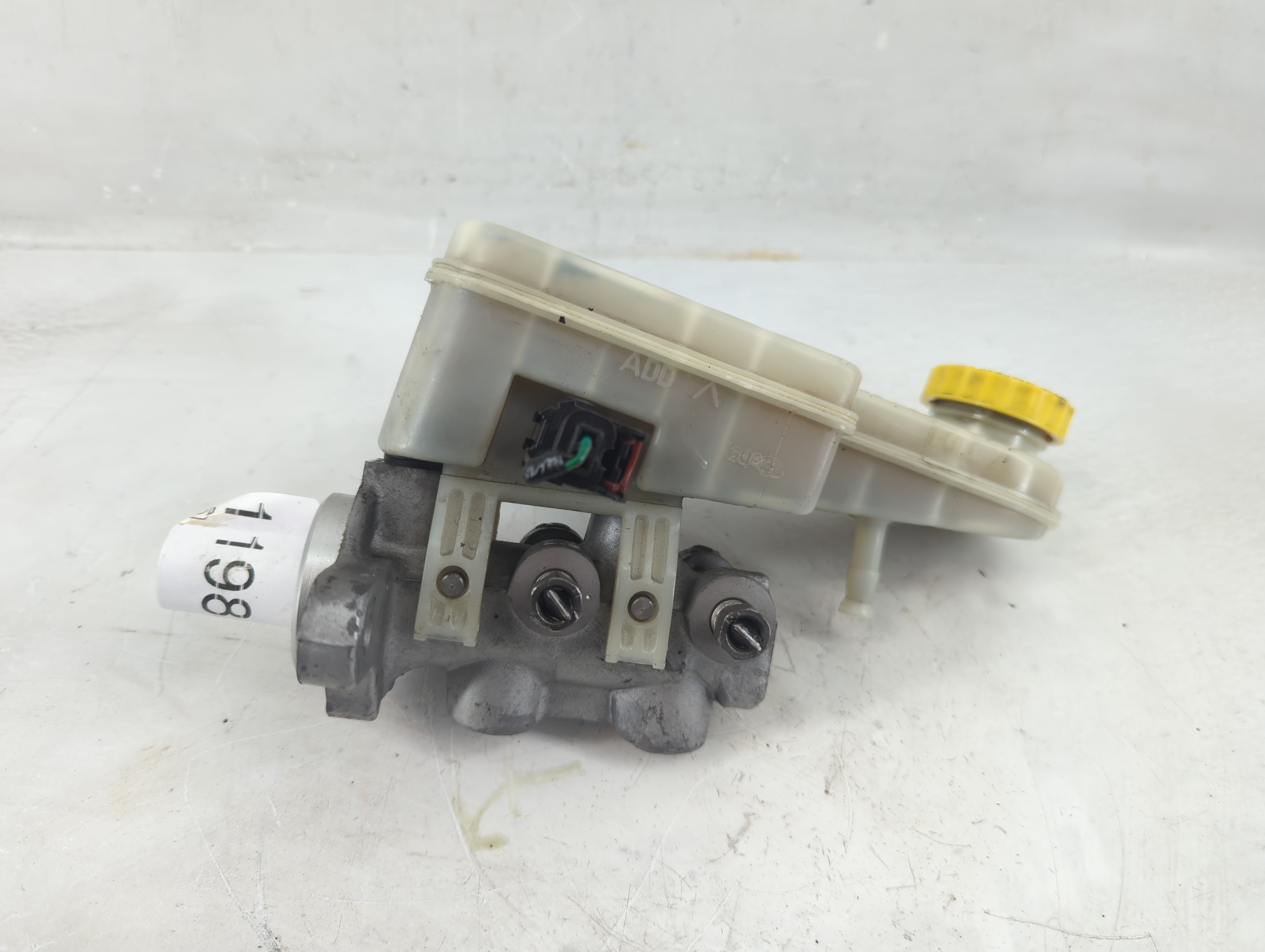 2008-2014 Dodge Avenger Brake Master Cylinder 1198876 - Oemusedautoparts1.com
