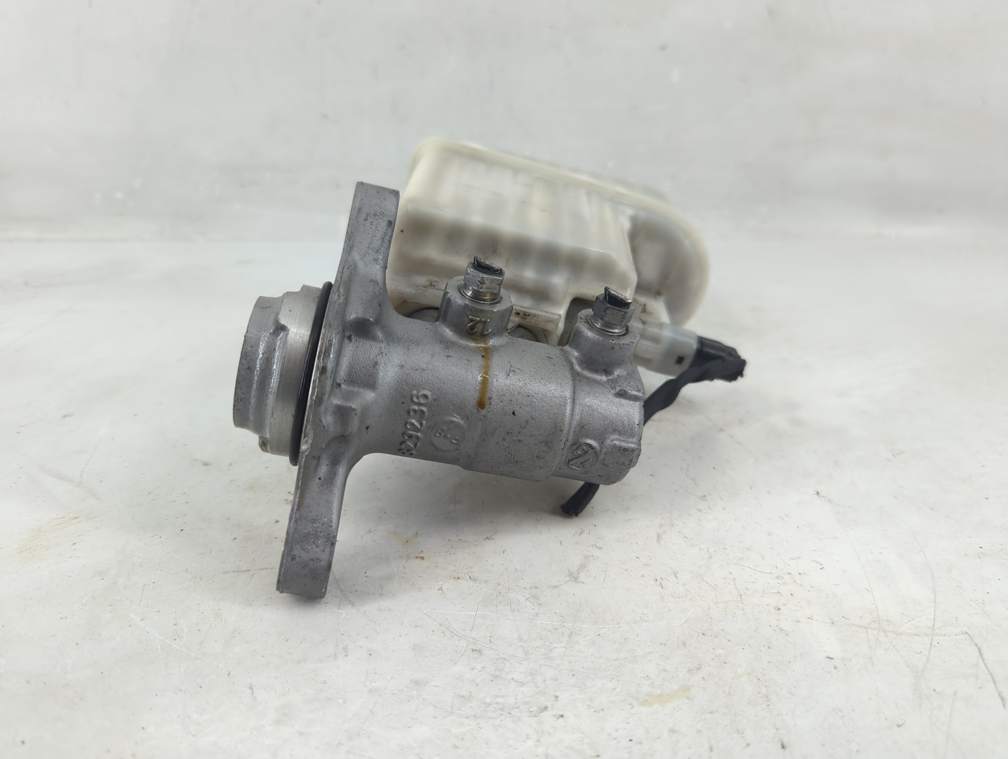 2011-2014 Hyundai Sonata Brake Master Cylinder 1198886 - Oemusedautoparts1.com