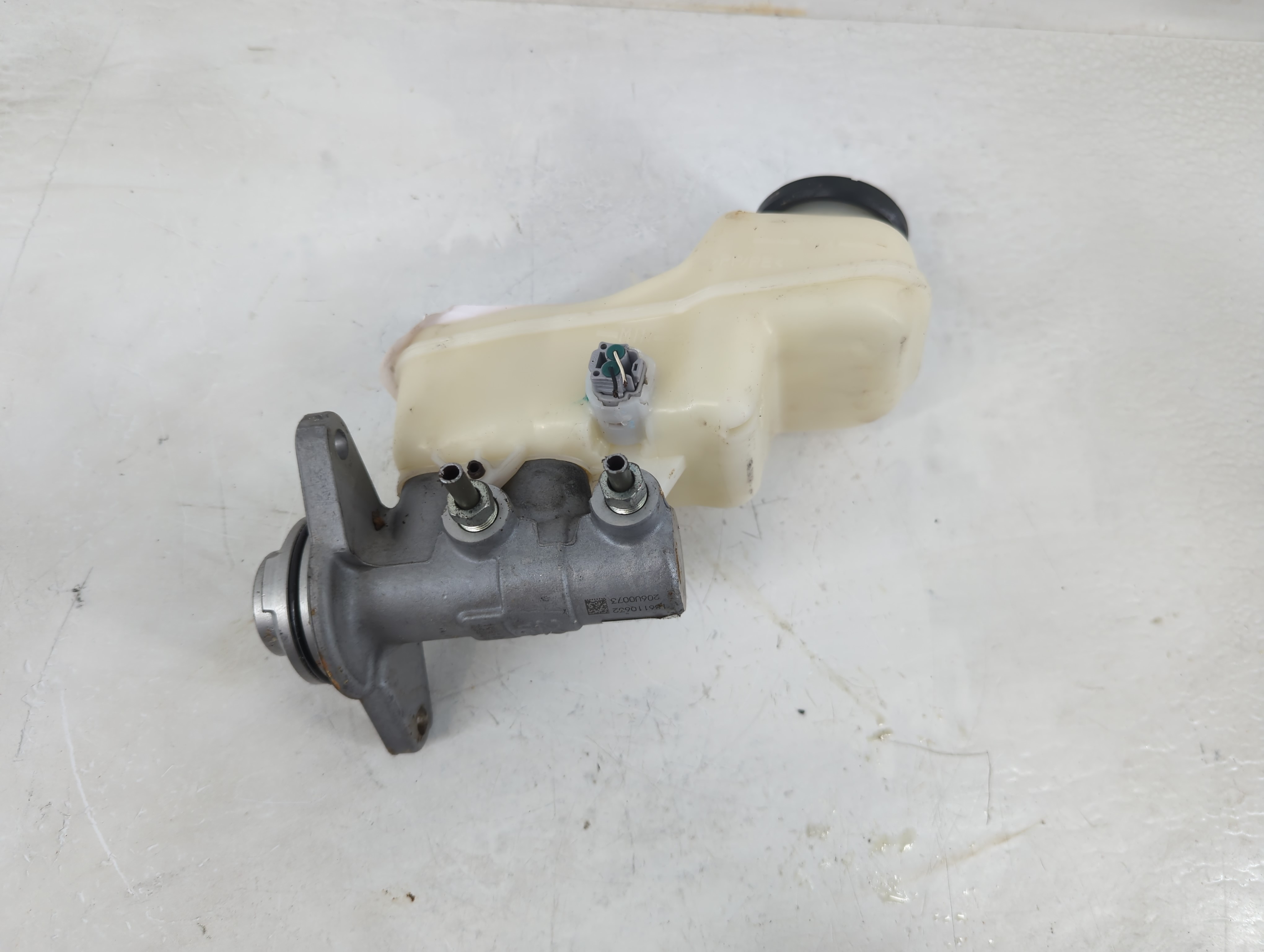 2014-2019 Toyota Corolla Brake Master Cylinder 1198899 - Oemusedautoparts1.com