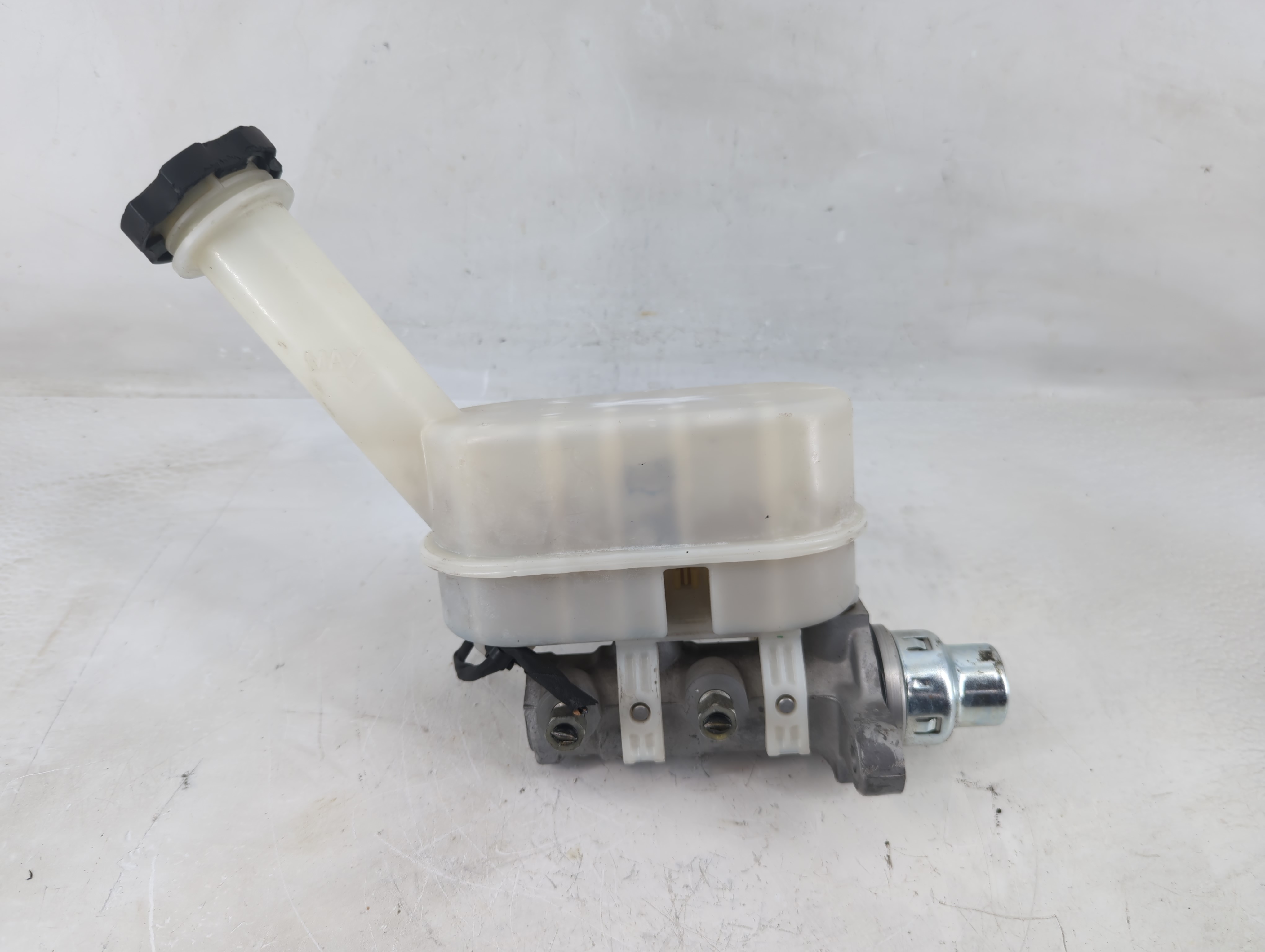 2009-2017 Gmc Acadia Brake Master Cylinder 1198902 - Oemusedautoparts1.com