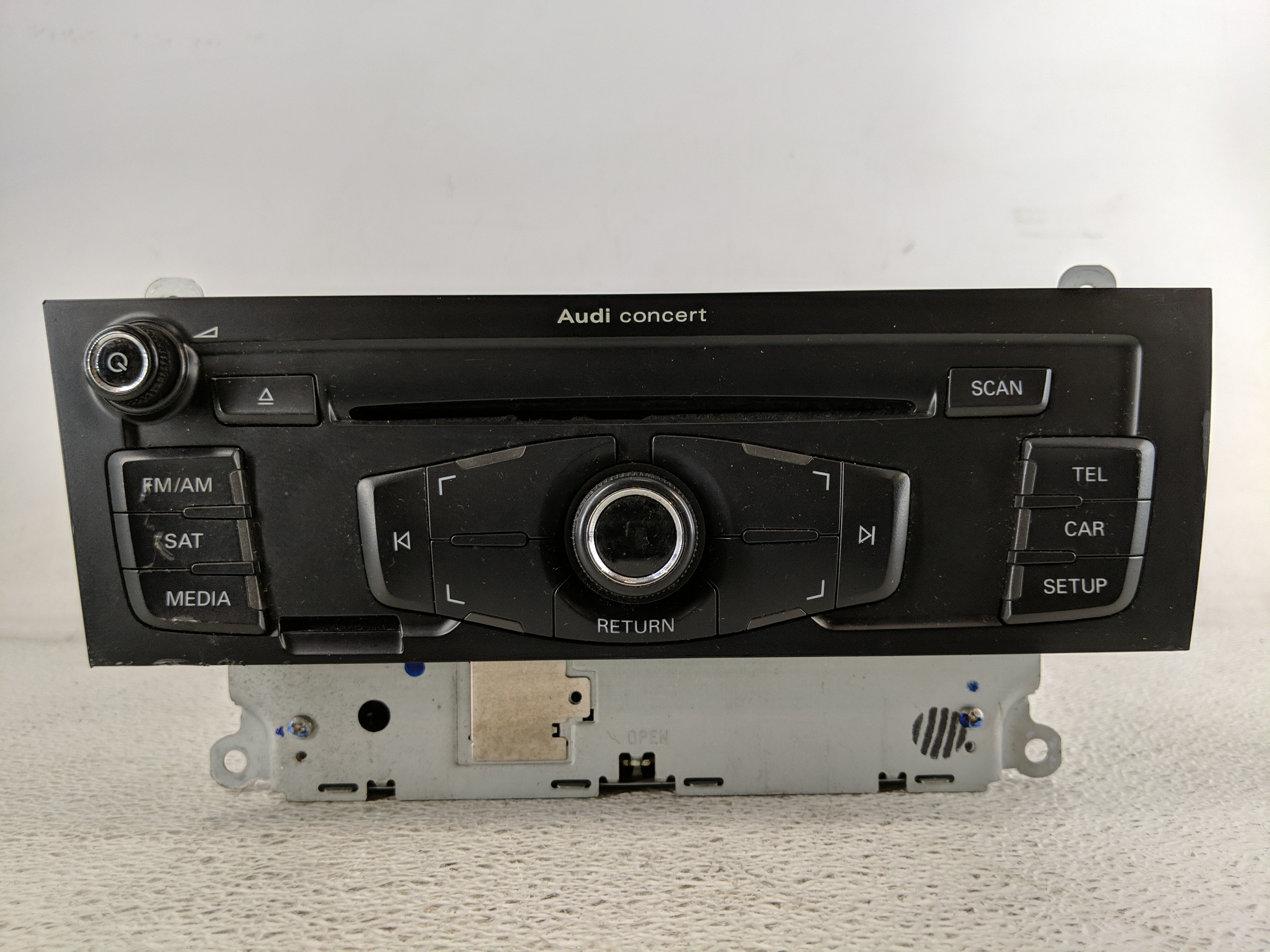 2009-2009 Audi A4 Am Fm Cd Player Radio Receiver 1198946 - Oemusedautoparts1.com