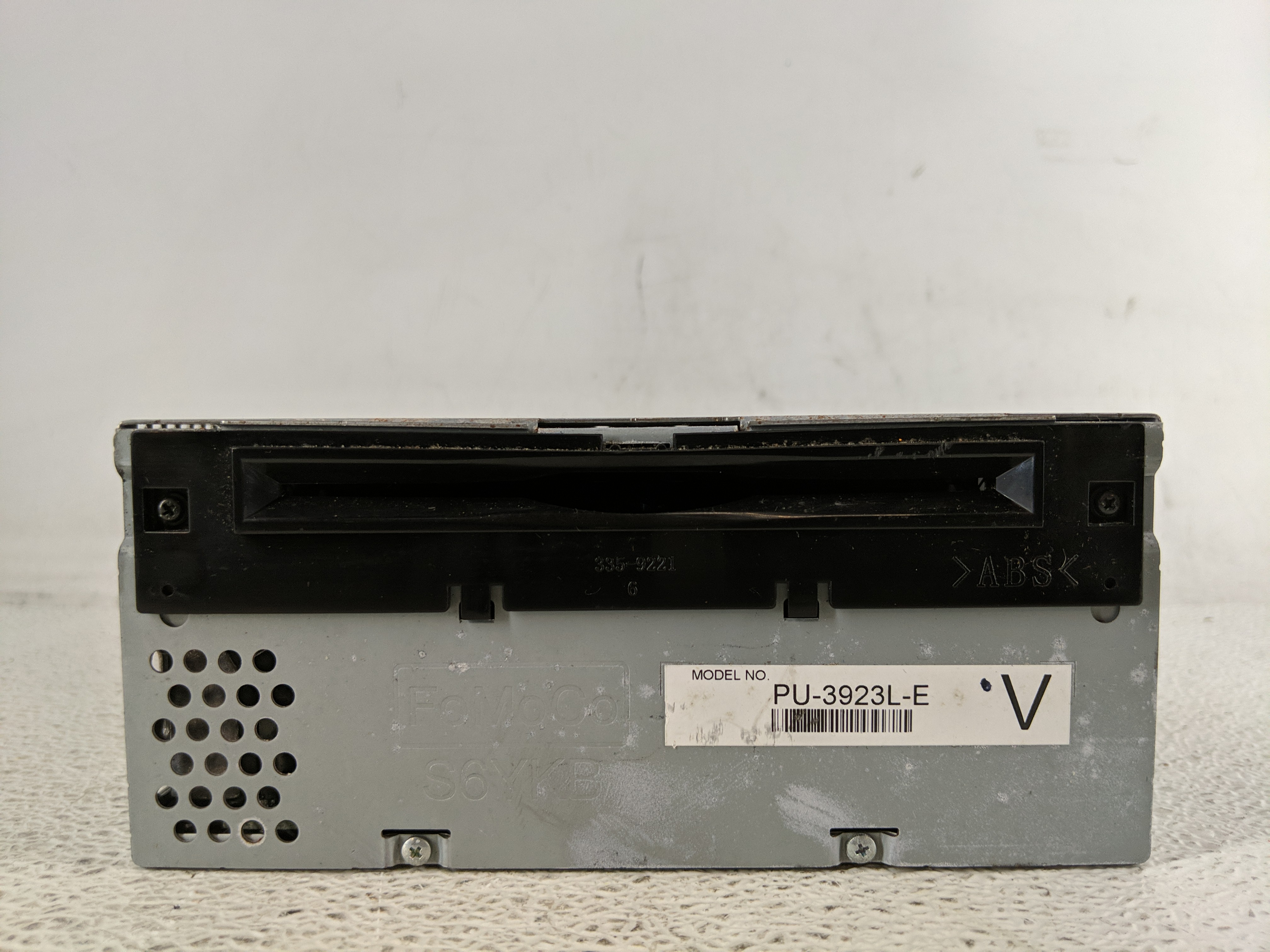 2016-2018 Ford Explorer Am Fm Cd Player Radio Receiver 1198947 - Oemusedautoparts1.com