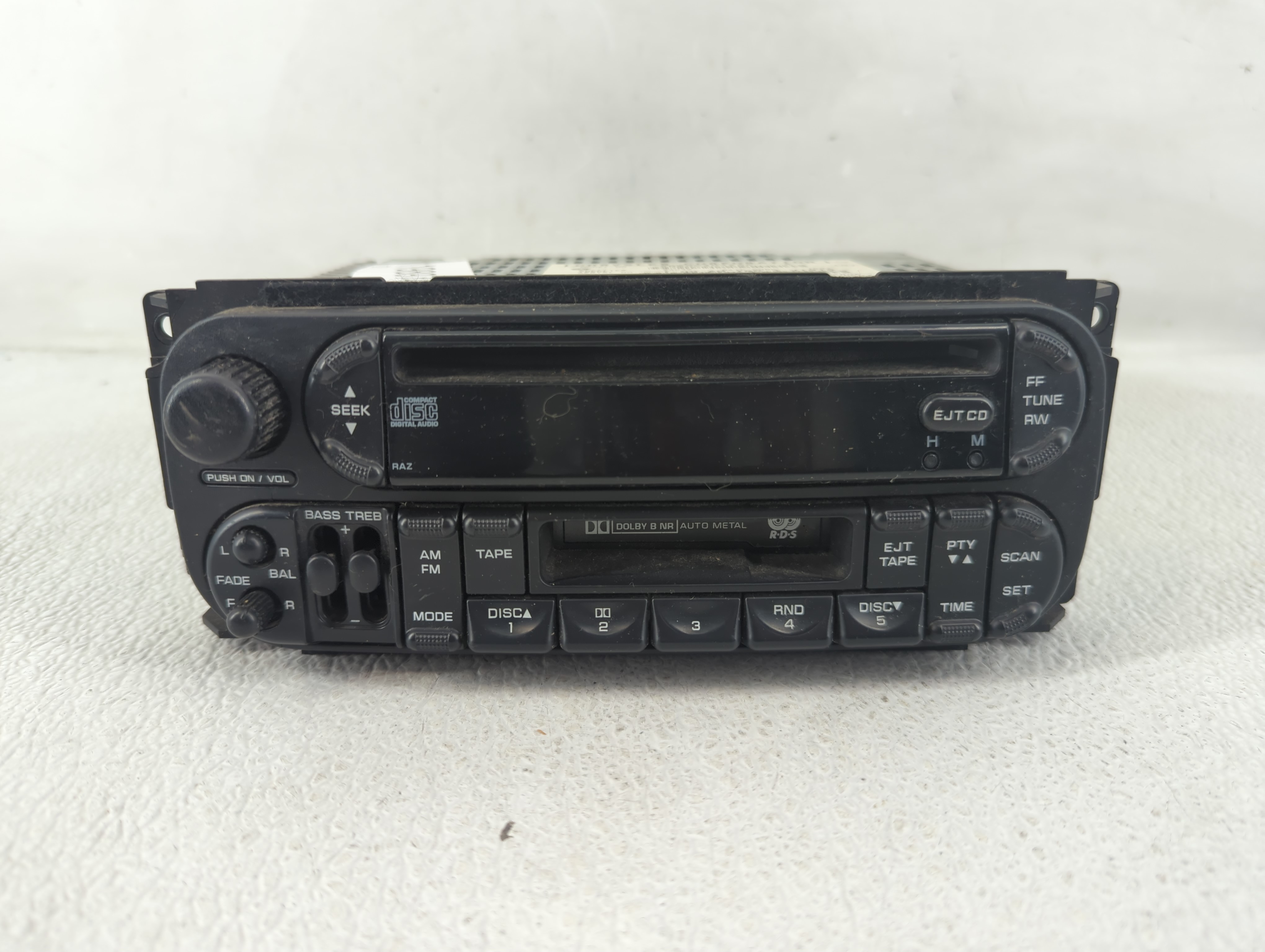 2002-2005 Dodge Ram 1500 Am Fm Cd Player Radio Receiver 1198974 - Oemusedautoparts1.com
