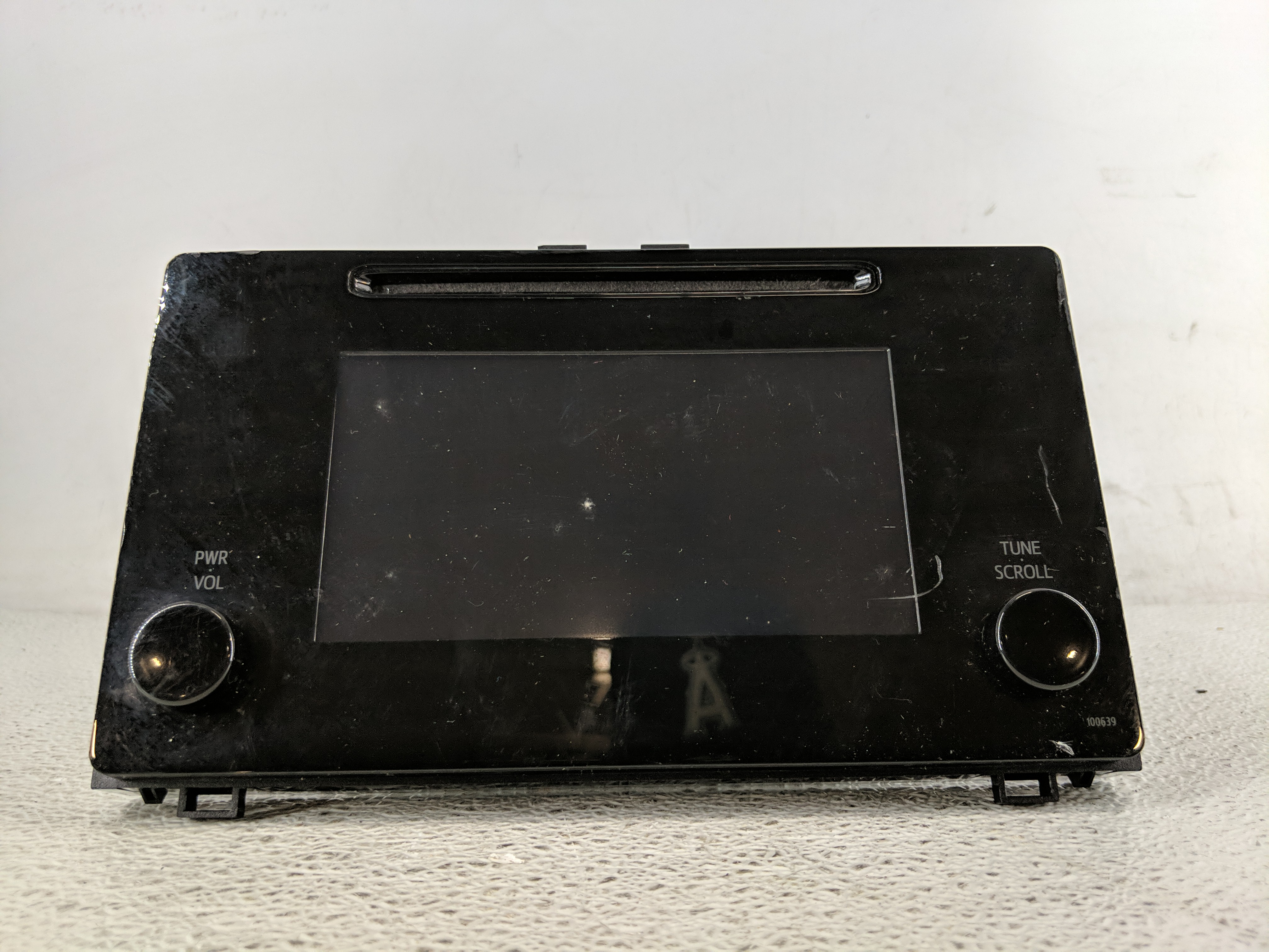 2017-2019 Toyota Corolla Am Fm Cd Player Radio Receiver 1198977 - Oemusedautoparts1.com