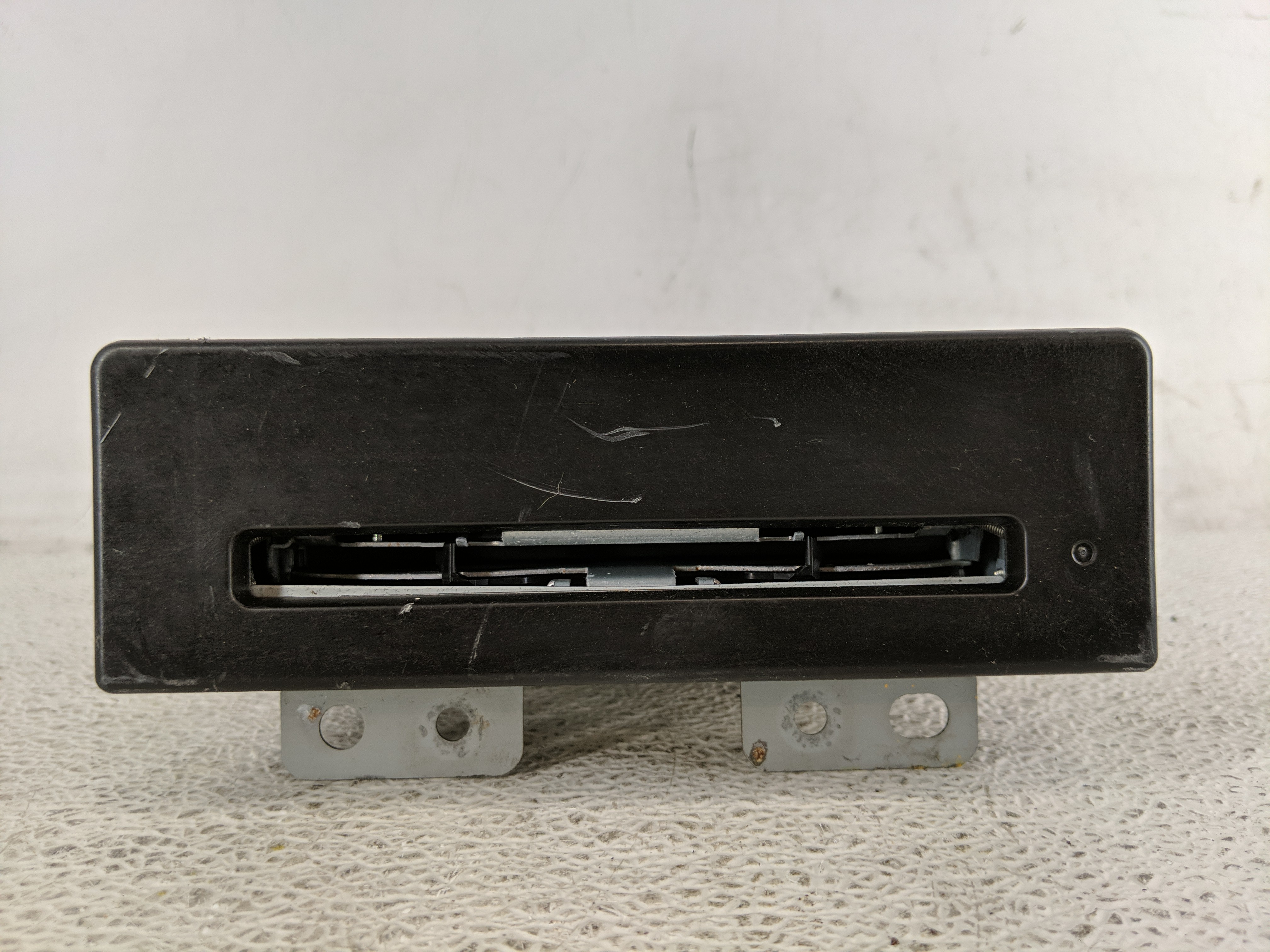 2014-2015 Chevrolet Impala Am Fm Cd Player Radio Receiver 1199013 - Oemusedautoparts1.com