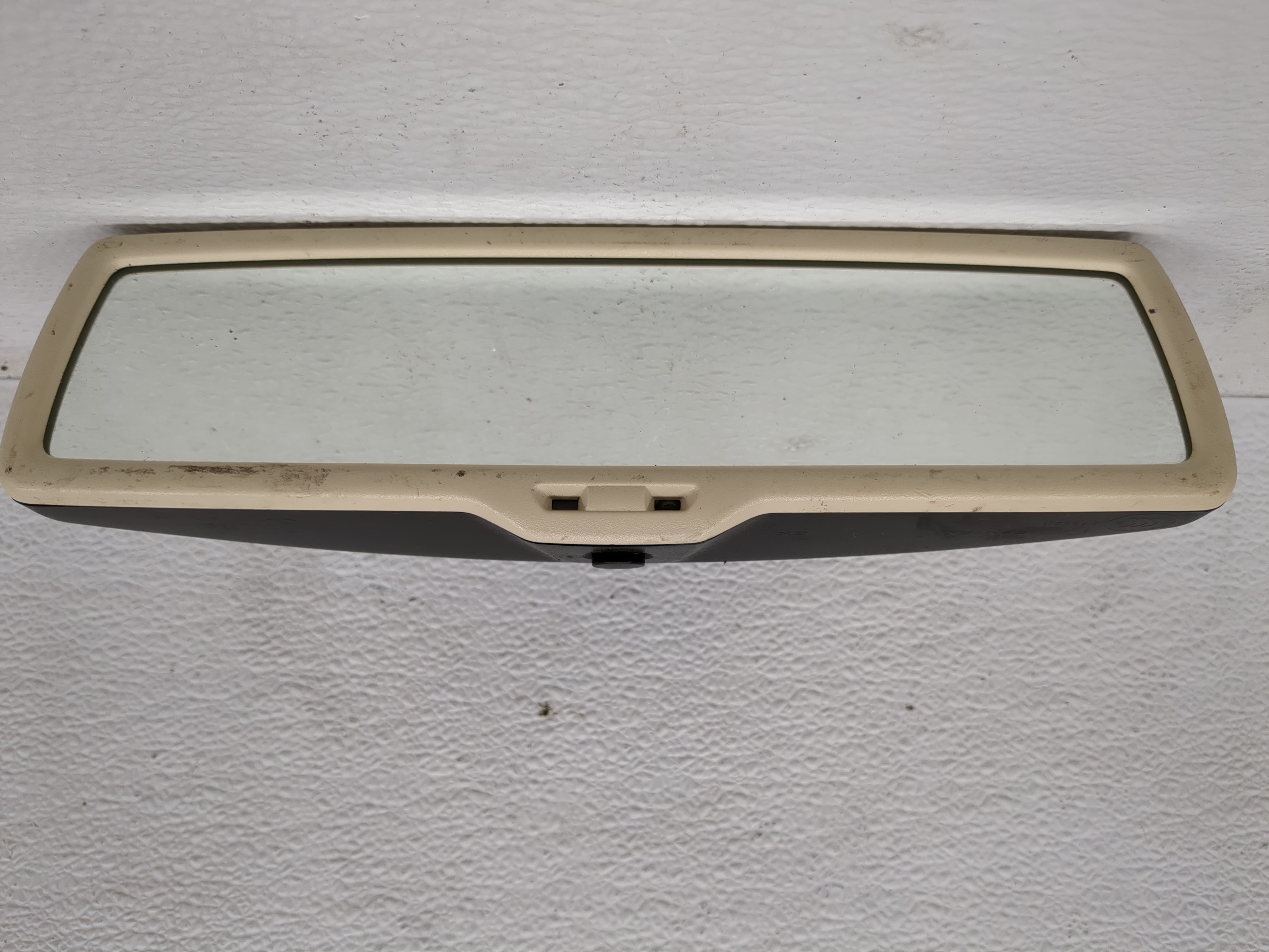 2009-2012 Volkswagen Cc Interior Rear View Mirror Oem 1199021 - Oemusedautoparts1.com