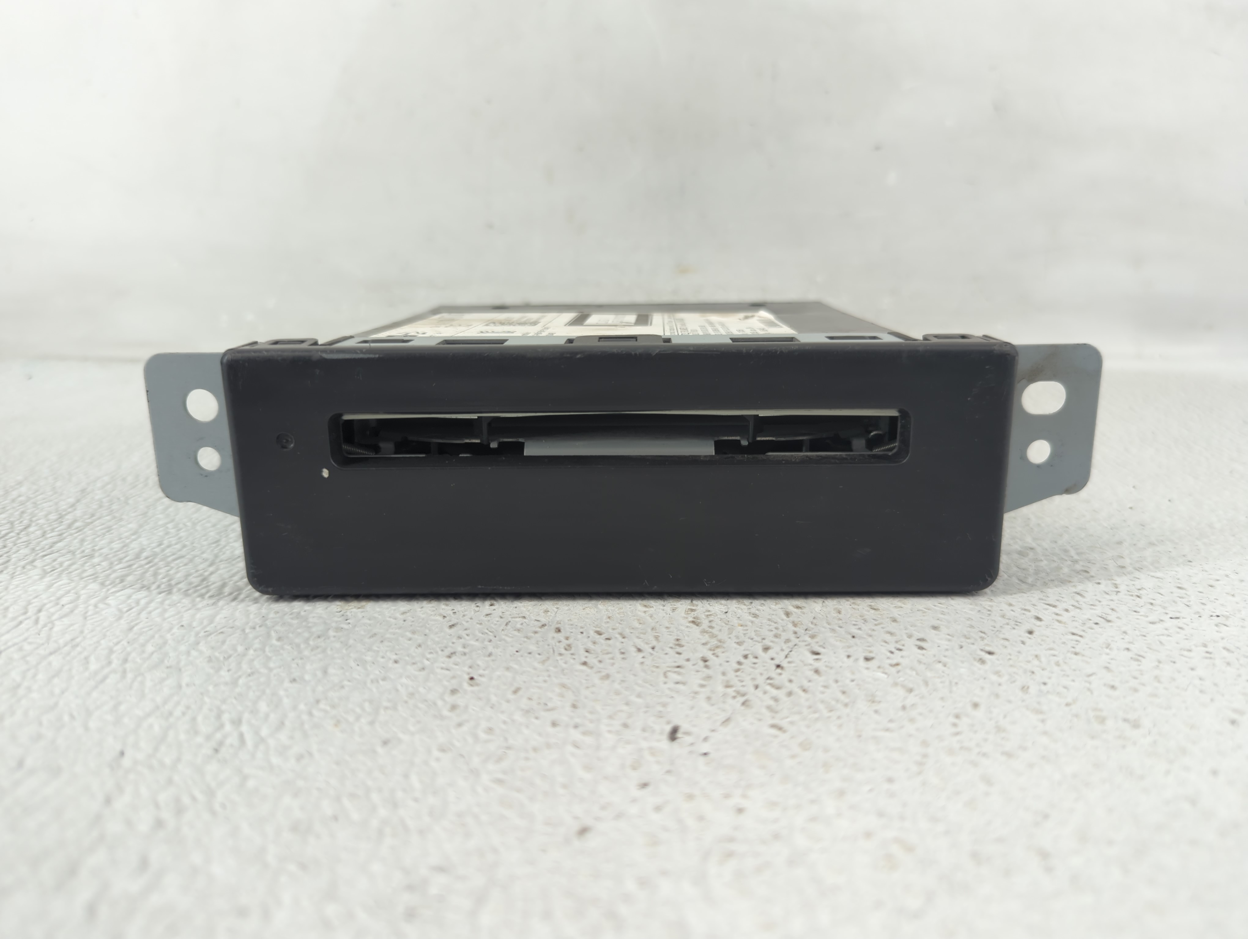 2014-2014 Chevrolet Silverado 1500 Am Fm Cd Player Radio Receiver 1199037 - Oemusedautoparts1.com