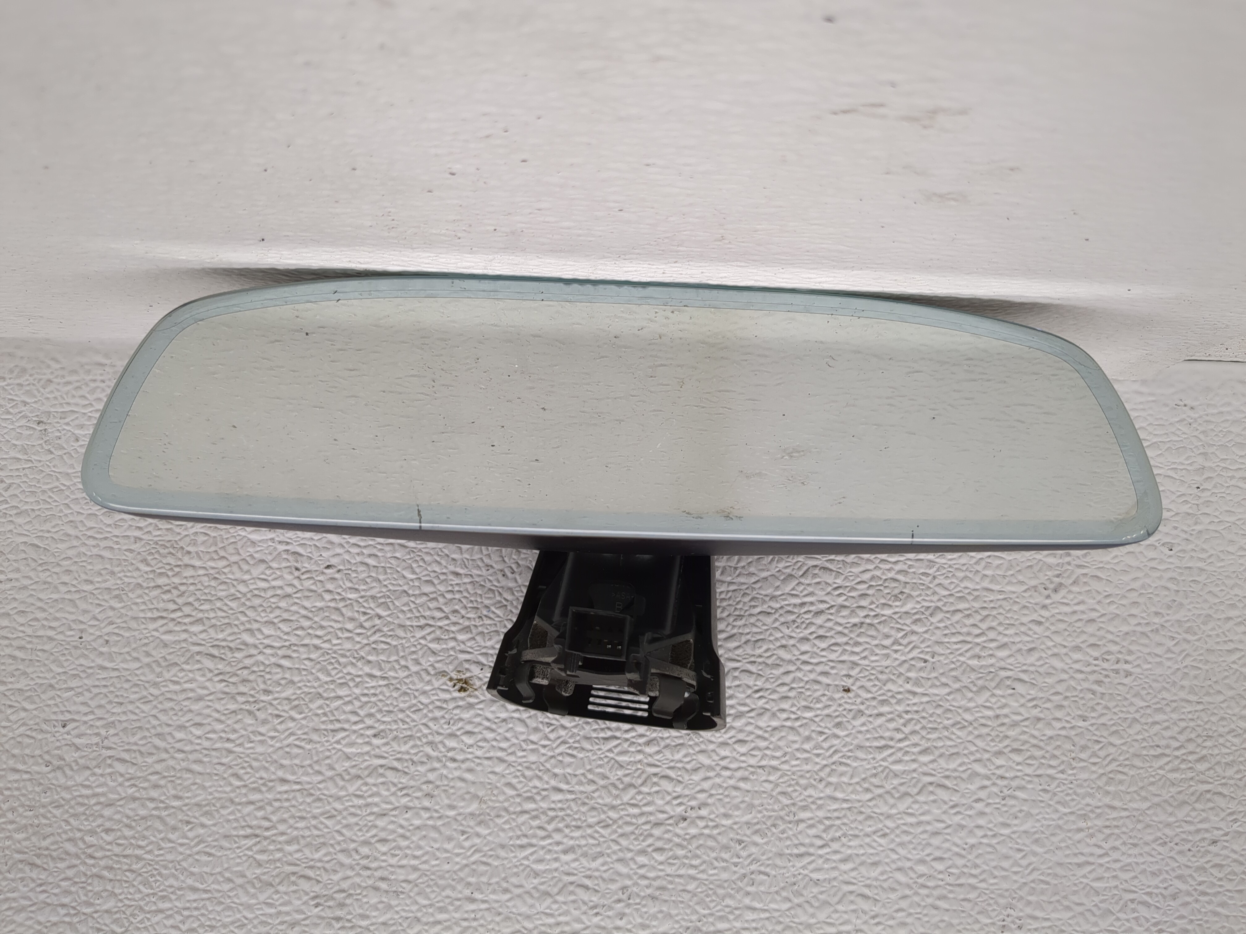 Volkswagen Atlas Interior Rear View Mirror Oem 1199085 - Oemusedautoparts1.com