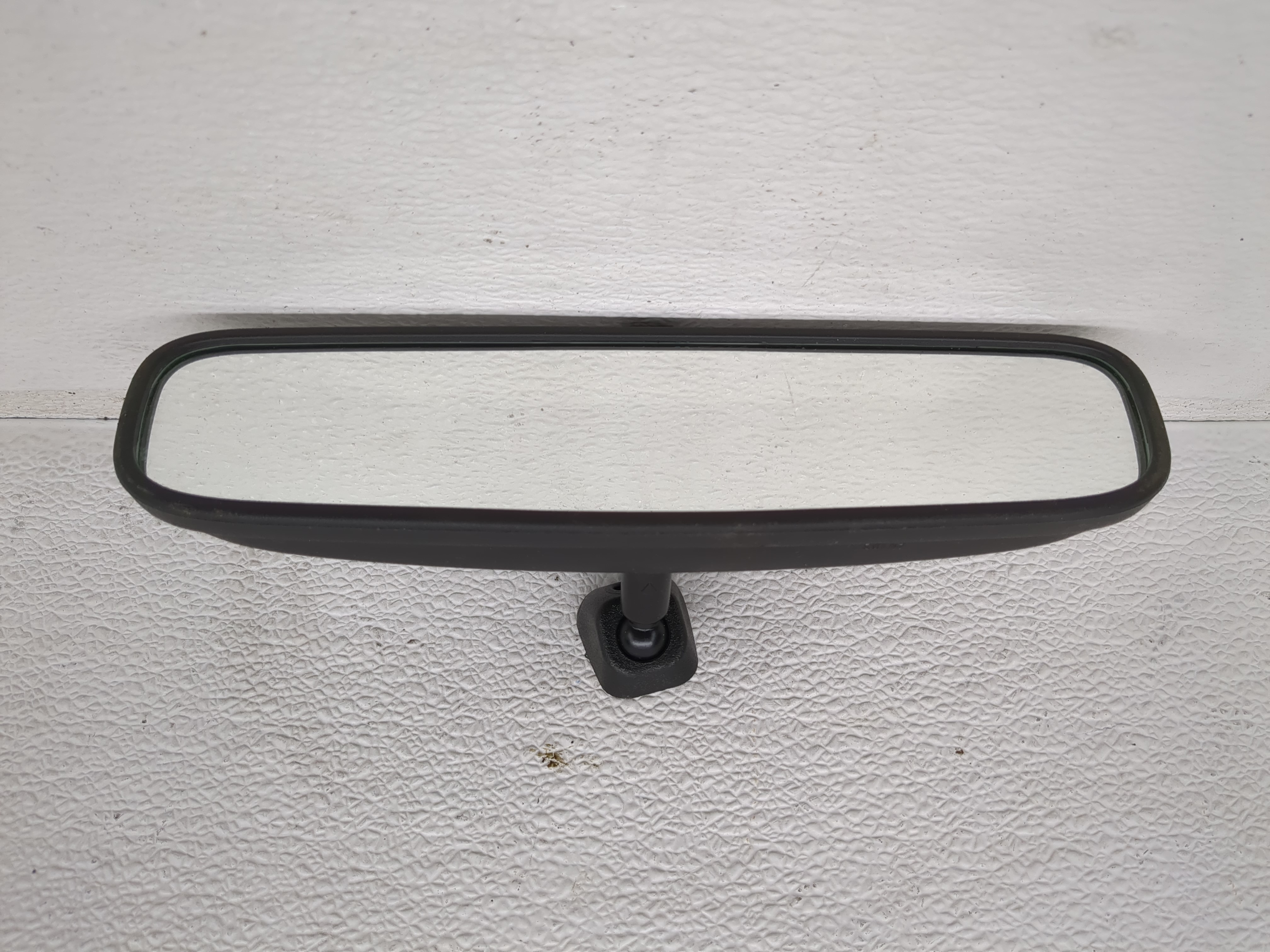 2020-2020 Hyundai Venue Interior Rear View Mirror Oem 1199111 - Oemusedautoparts1.com