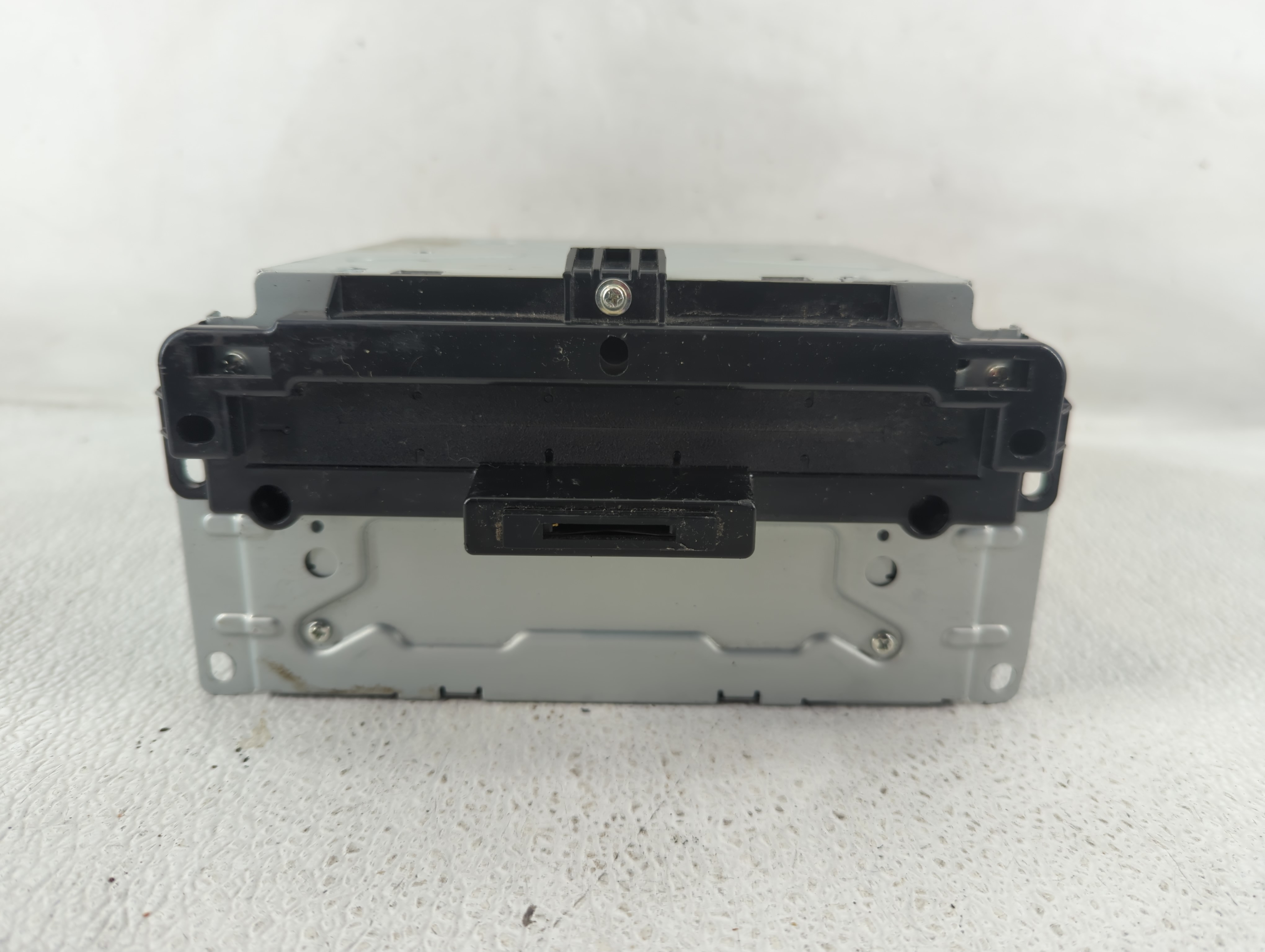 2014-2014 Chrysler 300 Am Fm Cd Player Radio Receiver 1199131 - Oemusedautoparts1.com