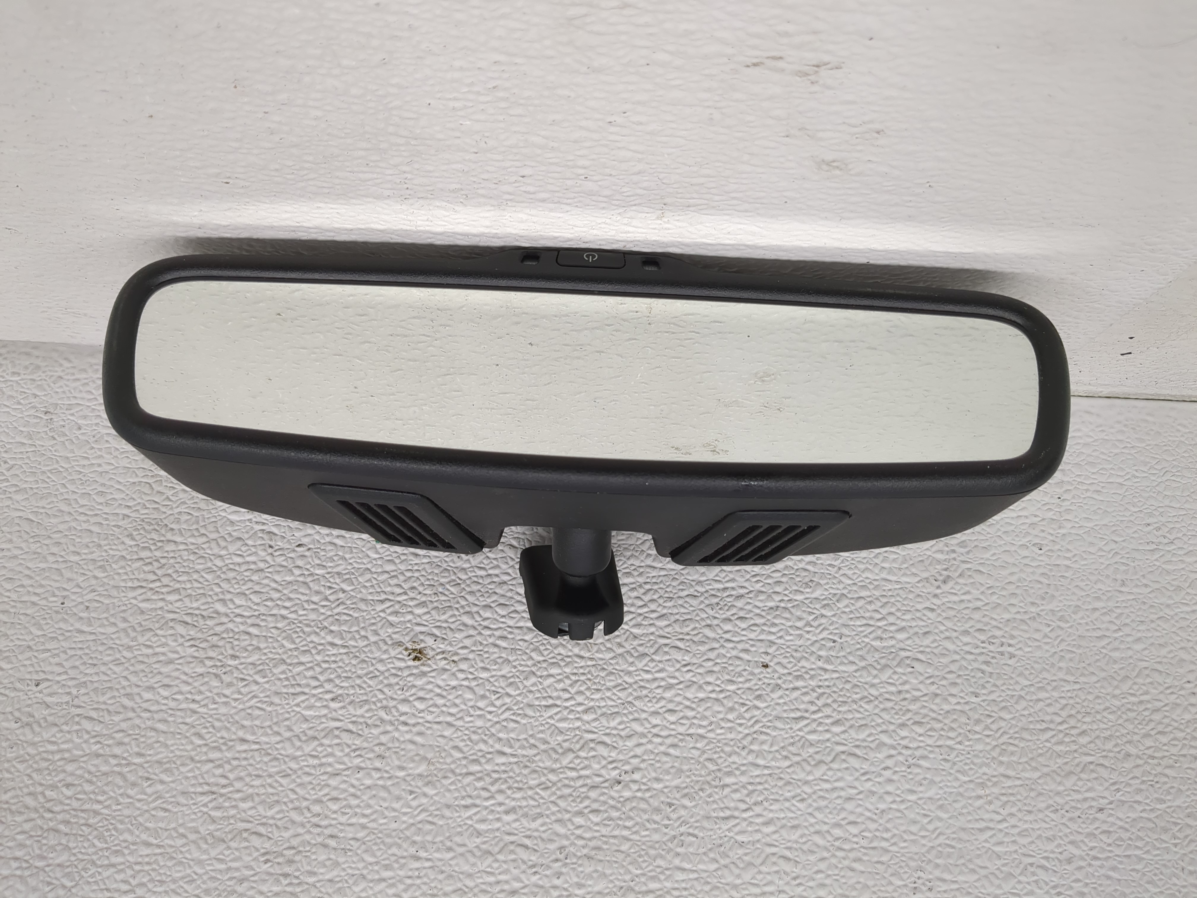 2011-2012 Jeep Liberty Interior Rear View Mirror Oem 1199212 - Oemusedautoparts1.com