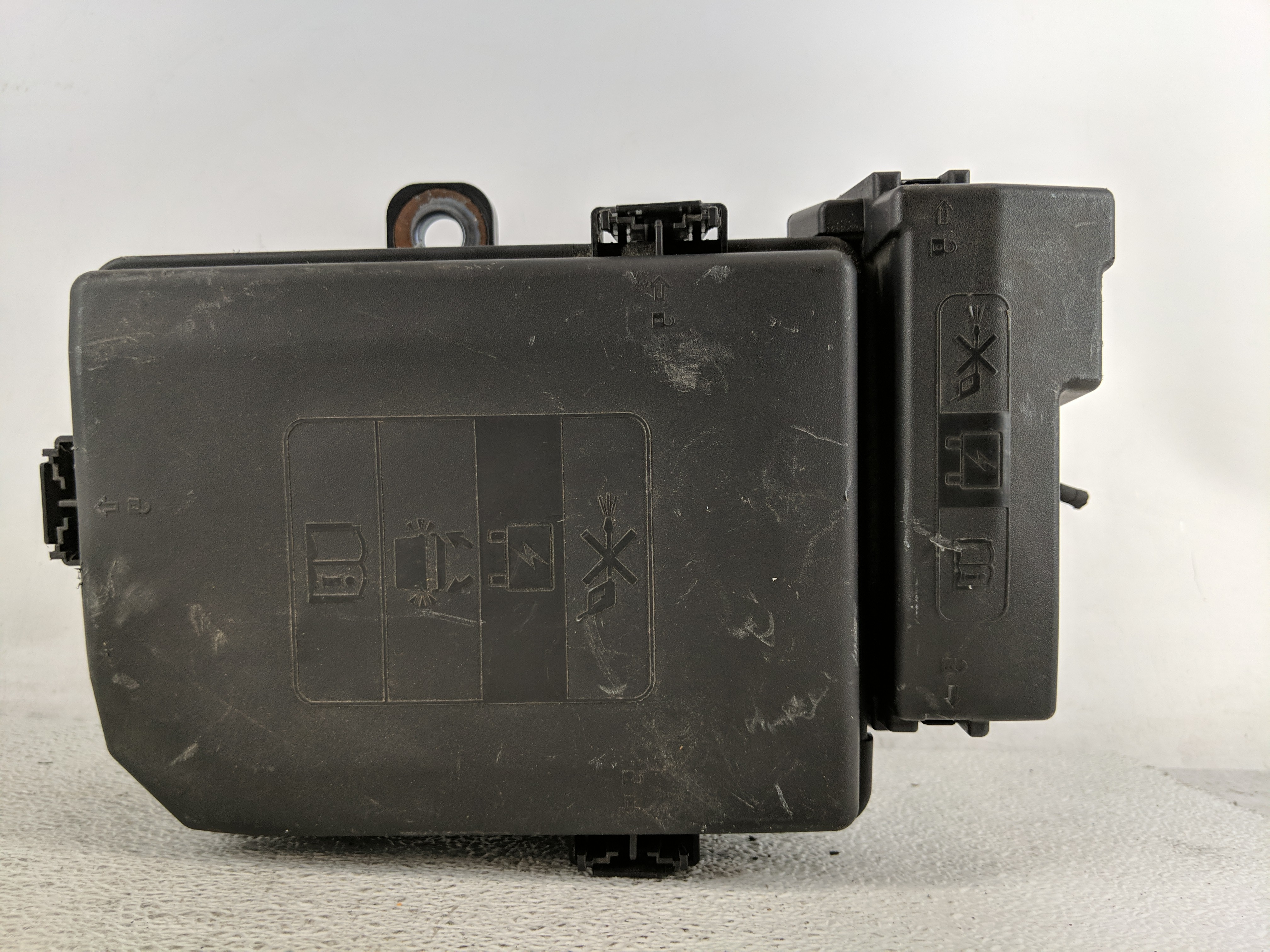 2018-2022 Chevrolet Equinox Fusebox Fuse Box Relay Module 84809671 1199417 - Oemusedautoparts1.com