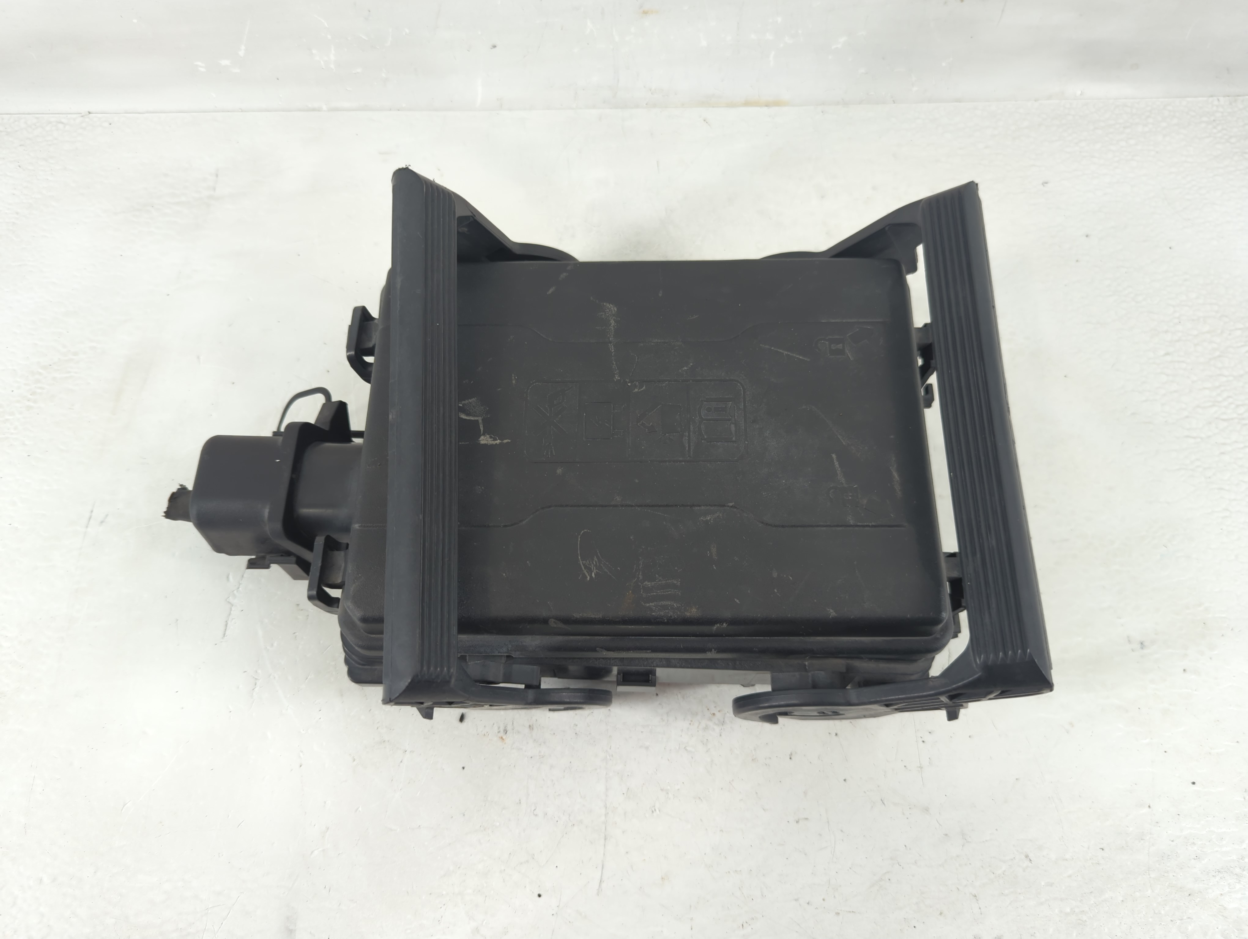 2017-2018 Chevrolet Silverado 2500 Fusebox Fuse Box Relay Module 1199444 - Oemusedautoparts1.com