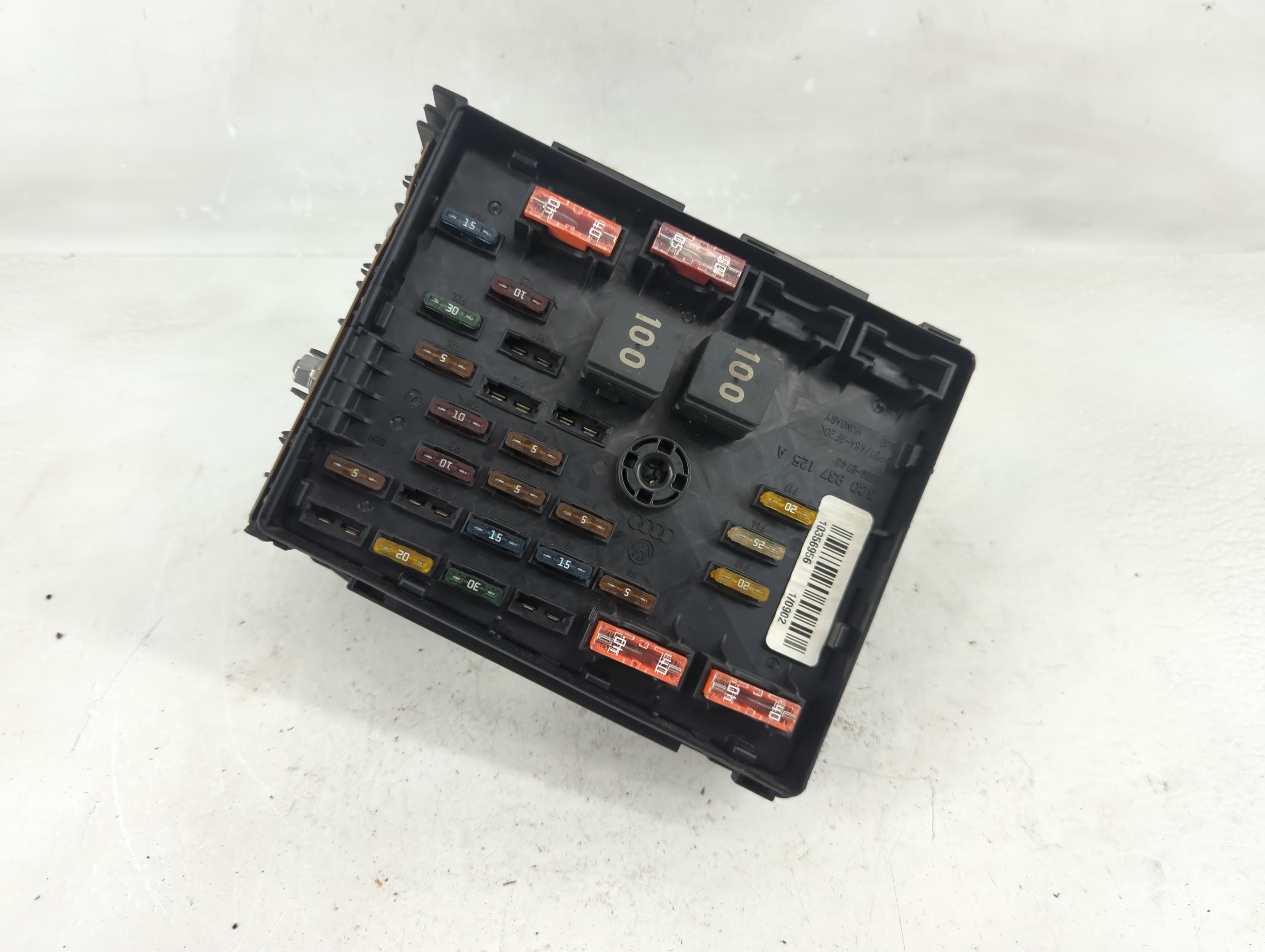 2013-2017 Volkswagen Cc Fusebox Fuse Box Relay Module 0-1718006-1 1199453 - Oemusedautoparts1.com