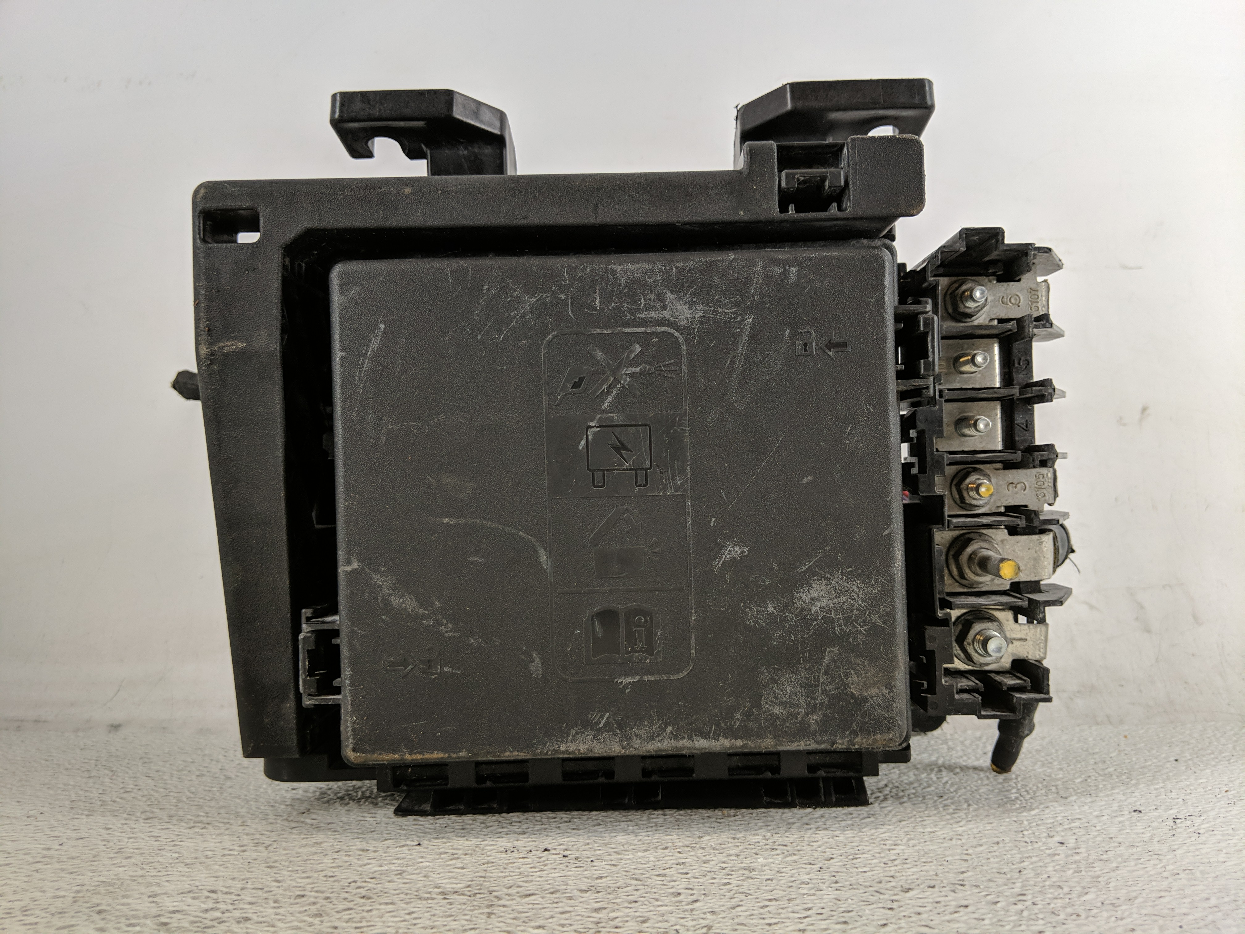 2021-2021 Chevrolet Camaro Fusebox Fuse Box Relay Module 13468935 1199454 - Oemusedautoparts1.com