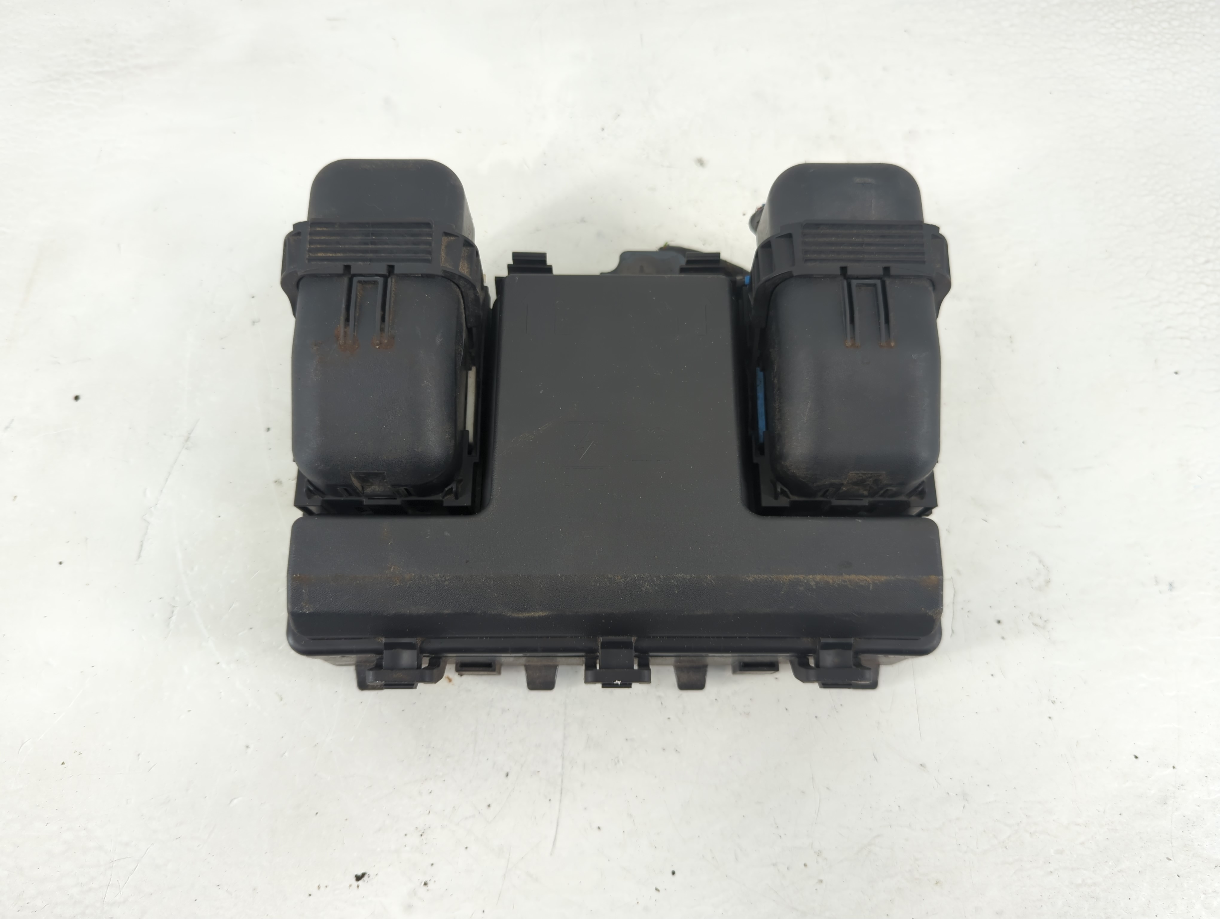 2019-2020 Ford Edge Fusebox Fuse Box Relay Module G2gt-14a075aa 1199498 - Oemusedautoparts1.com