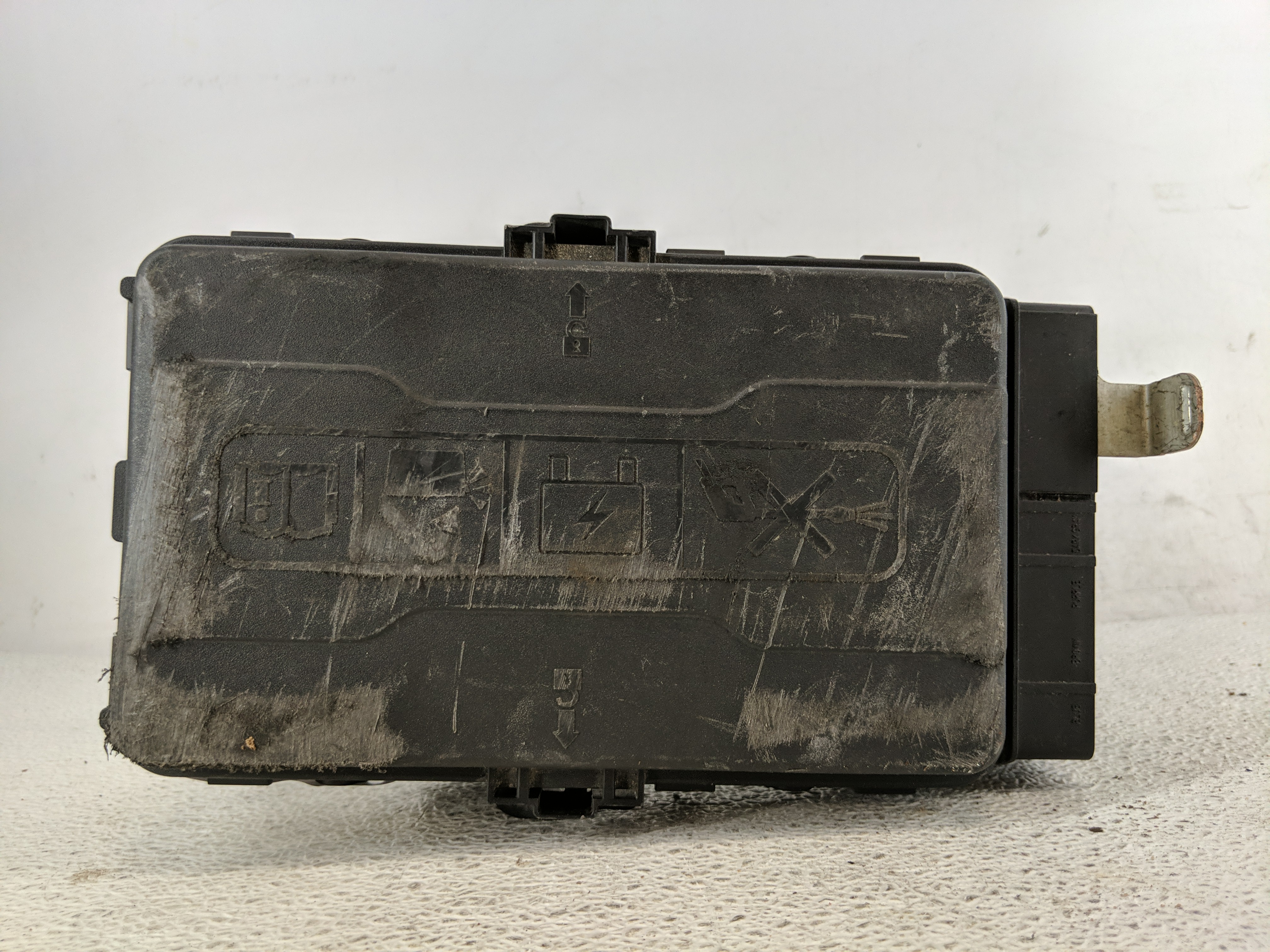 2014-2016 Chevrolet Malibu Fusebox Fuse Box Relay Module 23411475_01 1199546 - Oemusedautoparts1.com