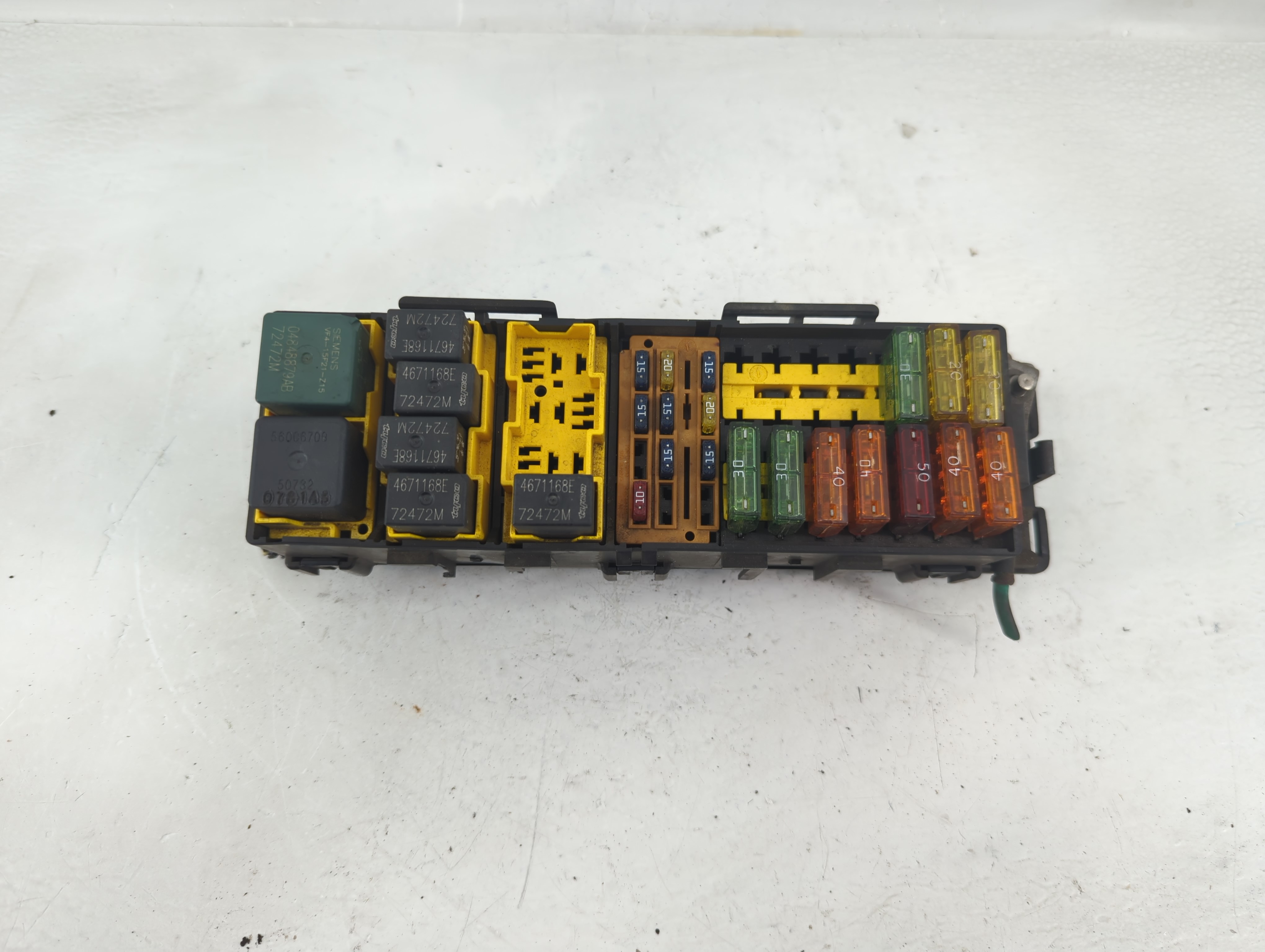 2000-2000 Jeep Cherokee Fusebox Fuse Box Relay Module P56009742ag 1199559 - Oemusedautoparts1.com