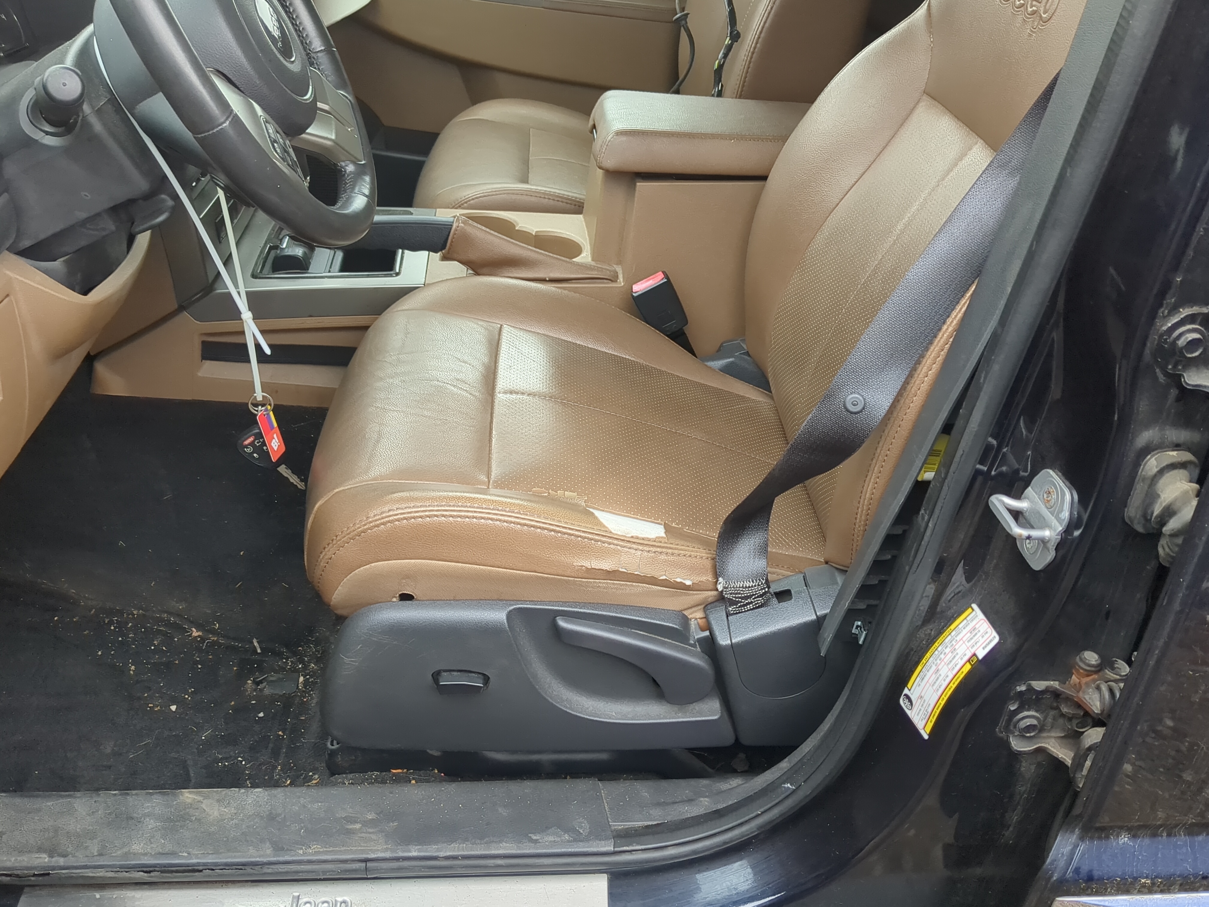 2008-2012 Jeep Liberty Driver Front Seat Oem 1199832 - Oemusedautoparts1.com