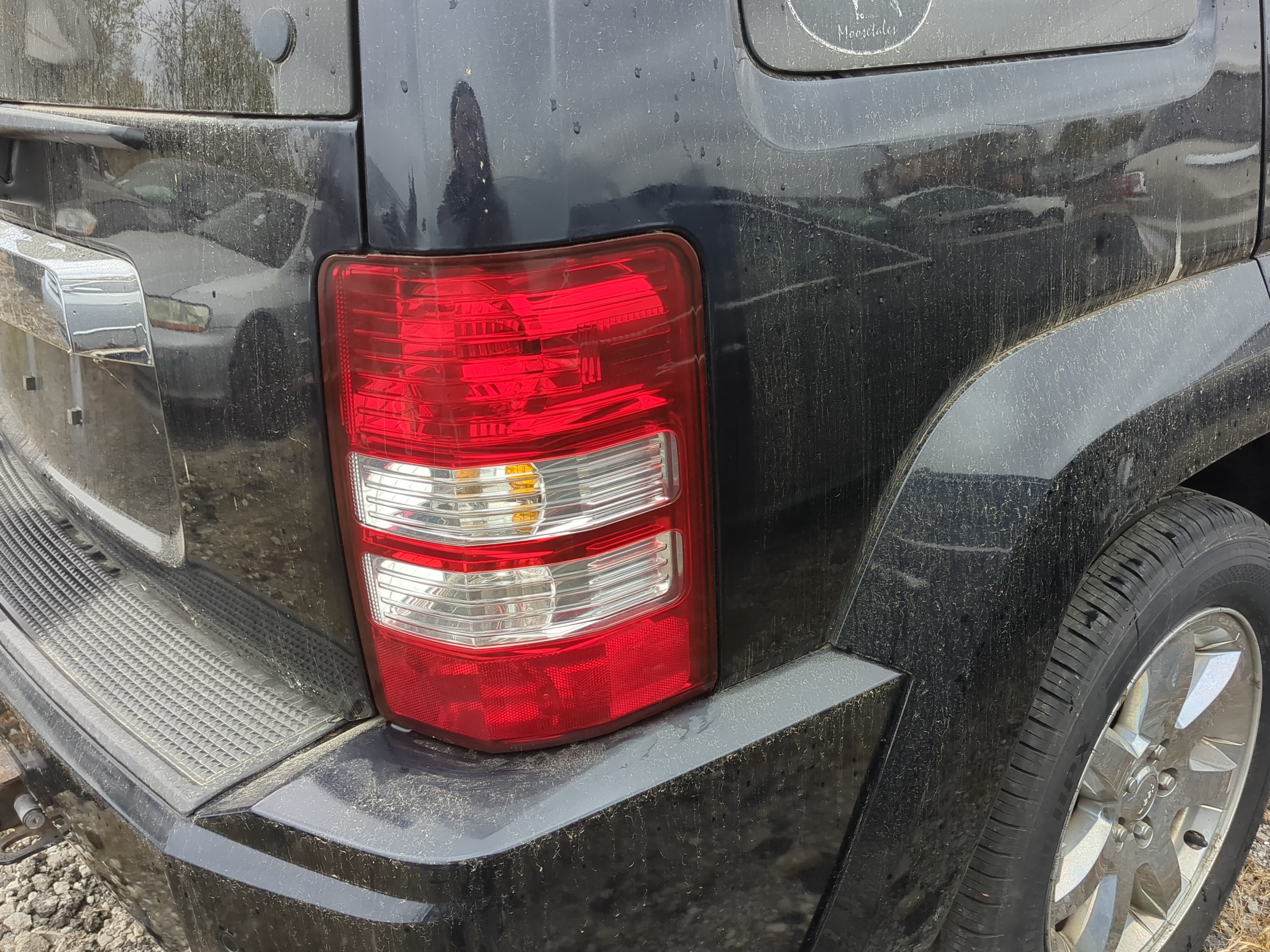 Picture of 2008-2012 Jeep Liberty Passenger Right Side Tail Light Taillight Oem 1199842