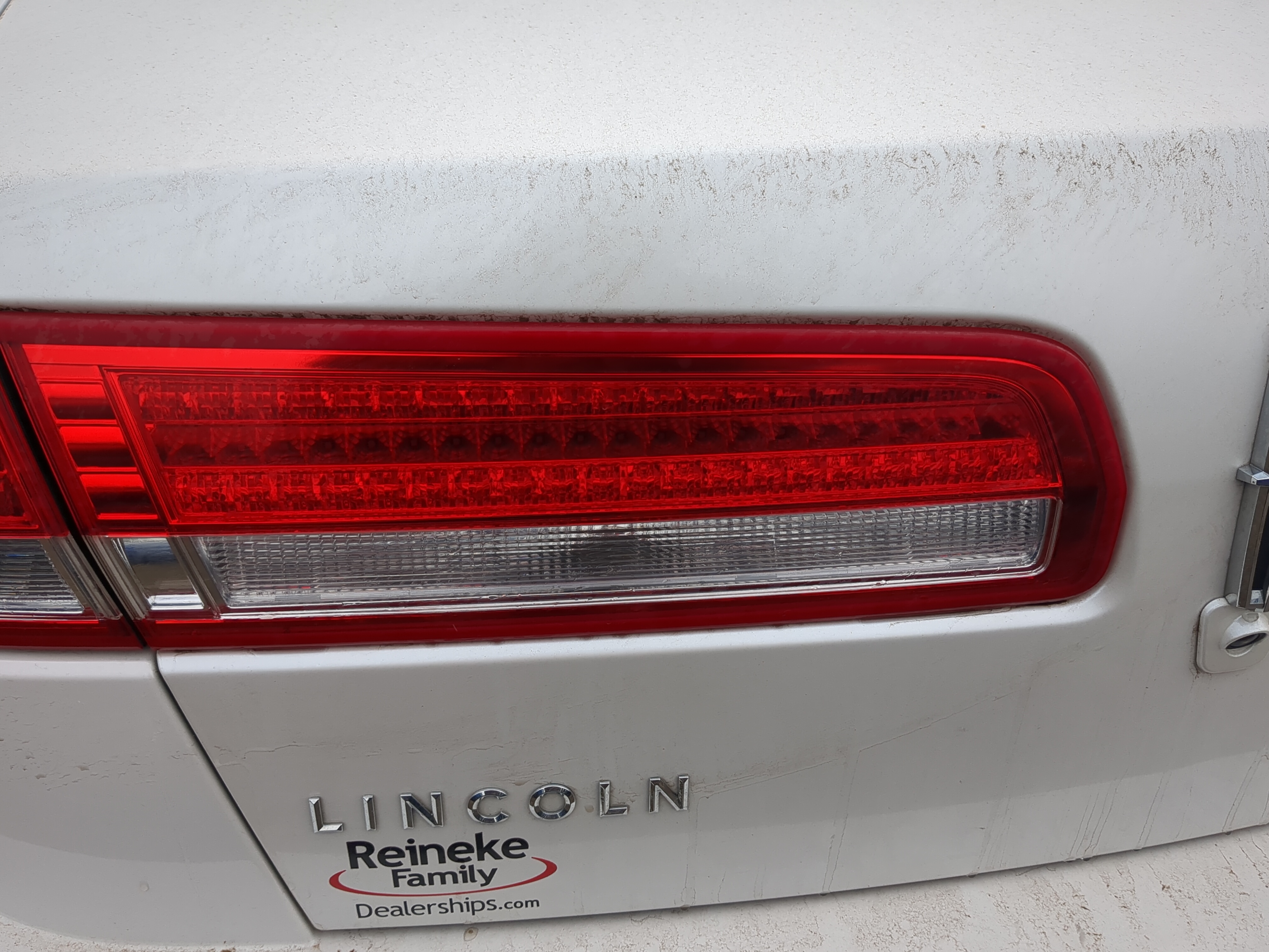 Picture of 2010 Lincoln Mkz Driver Left Side Tail Light Taillight Deck Lid Mounted 1199977