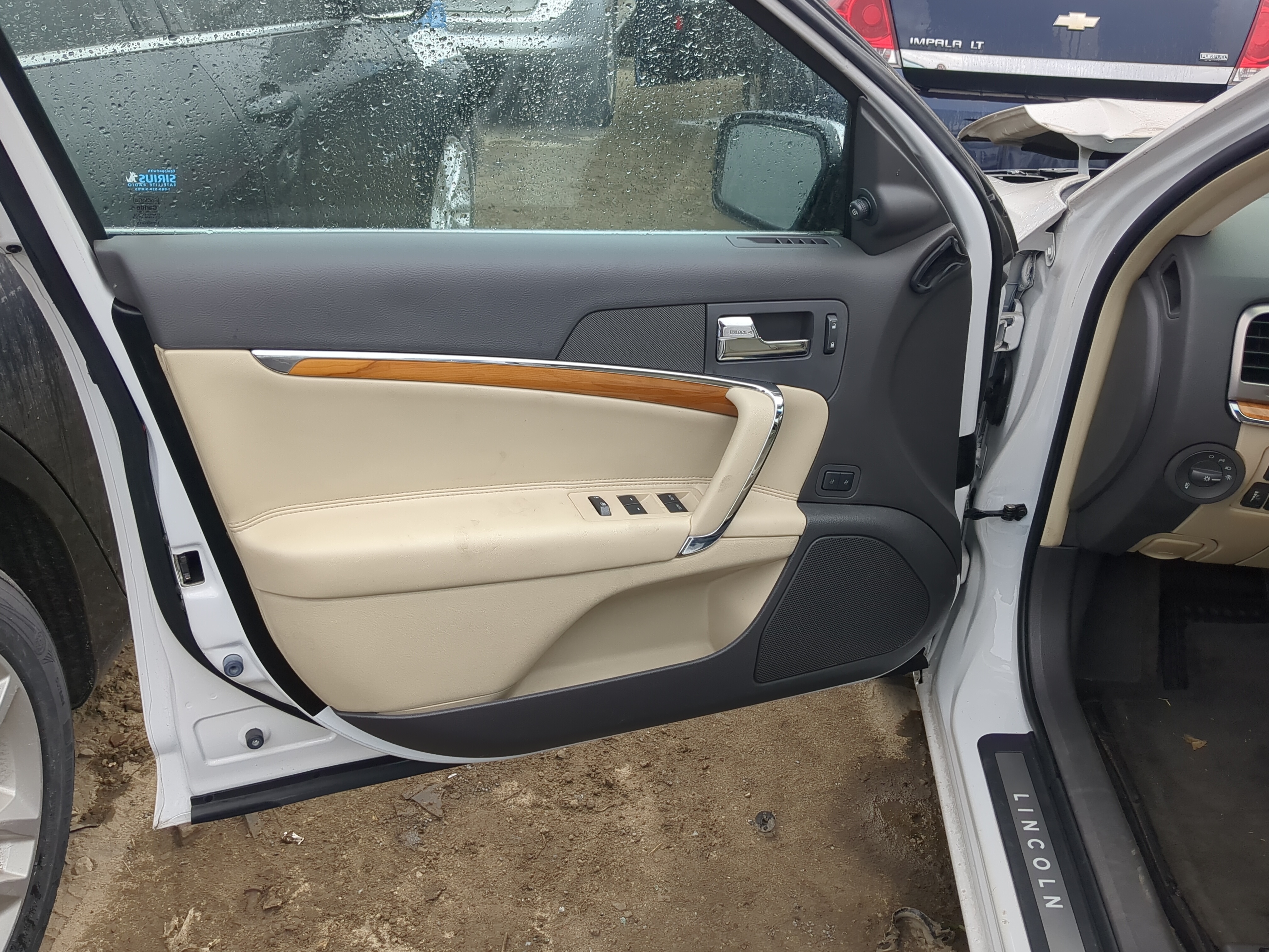 Picture of 2010 Lincoln Mkz Front Left Driver Interior Door Panel Trim 1200064
