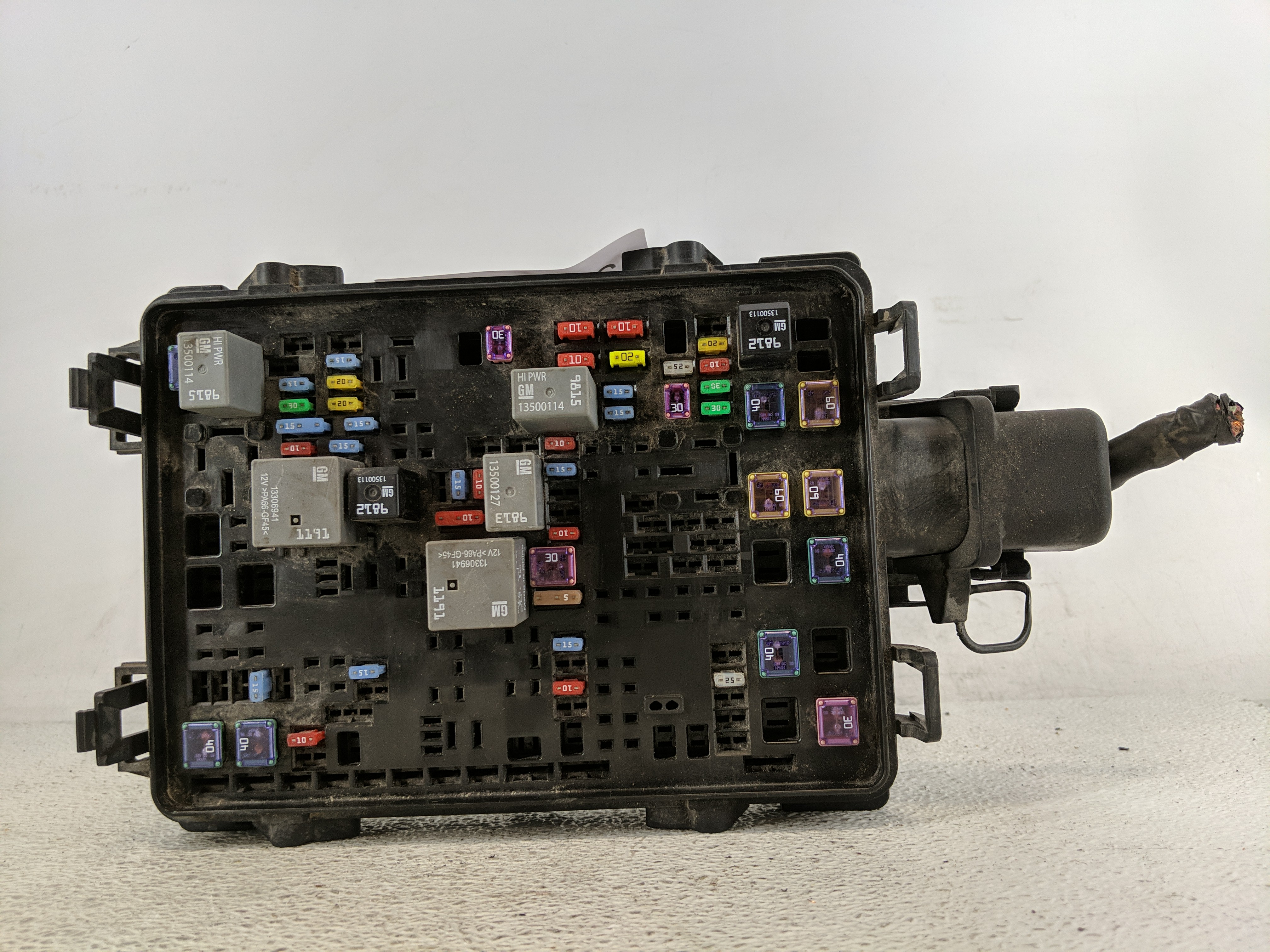 2016-2017 Chevrolet Silverado 1500 Fusebox Fuse Box Relay Module 1200711 - Oemusedautoparts1.com