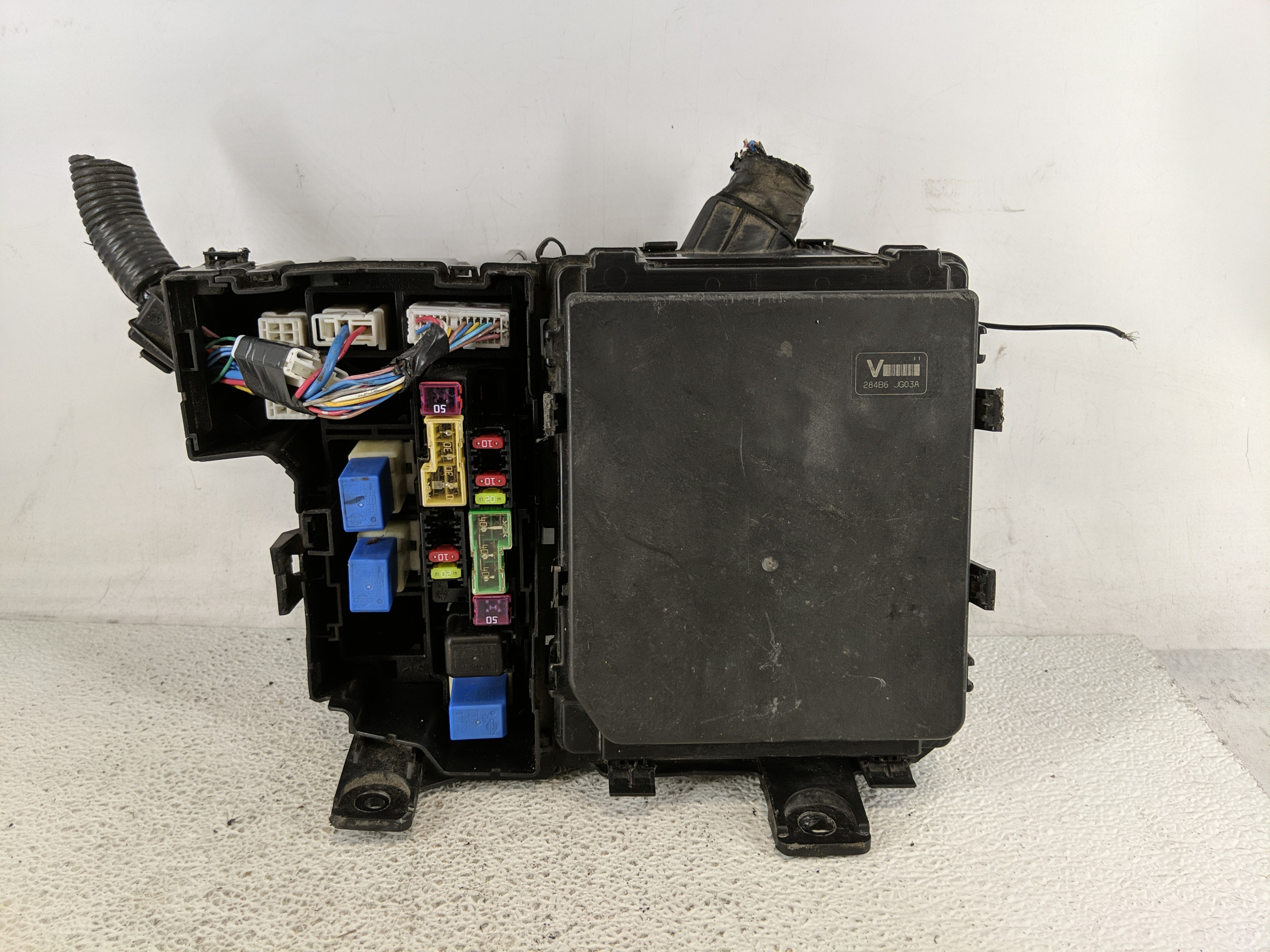 2012-2015 Nissan Rogue Fusebox Fuse Box Relay Module 284b6 Jg03a 1200730 - Oemusedautoparts1.com