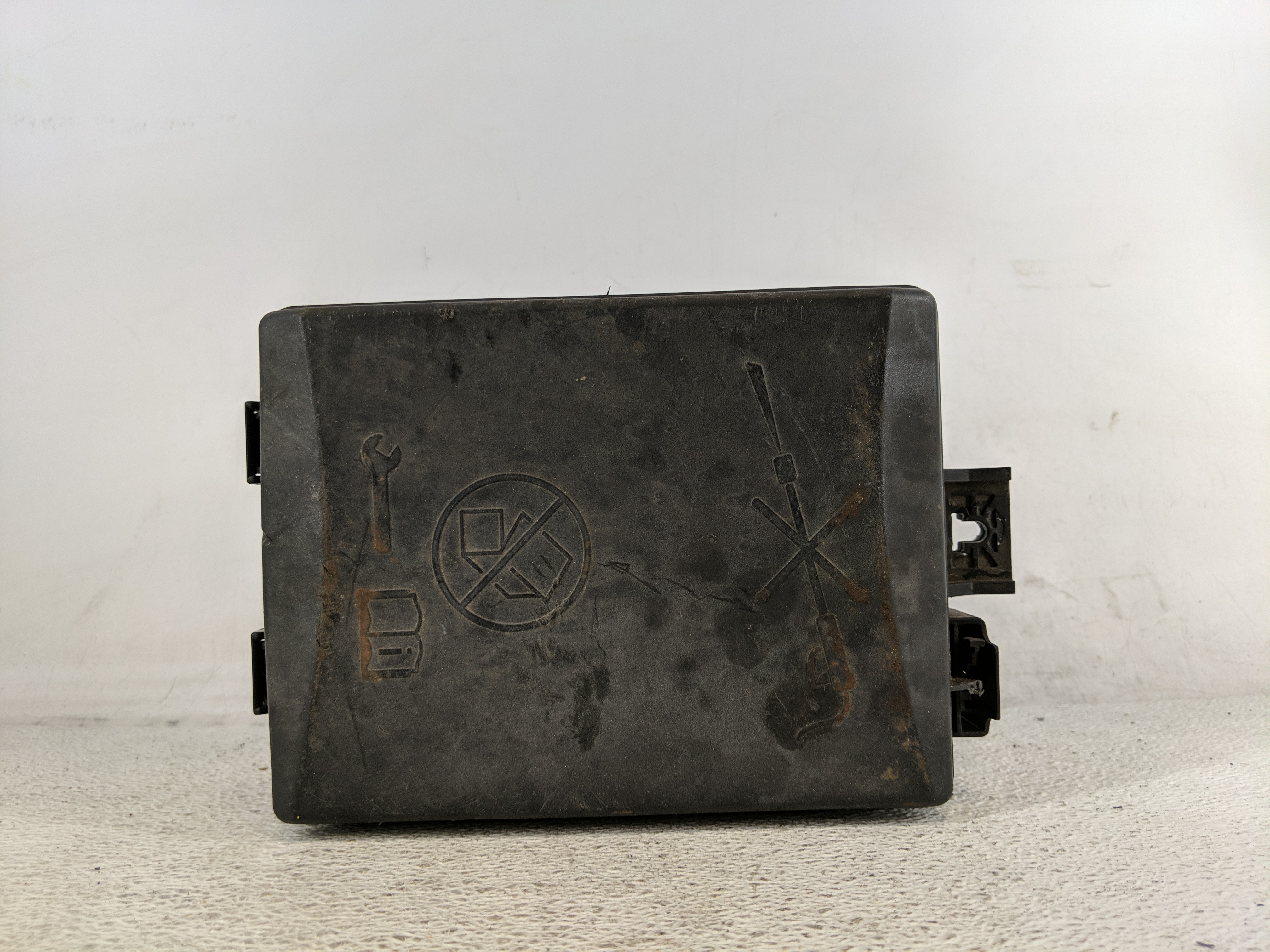 2014-2016 Chevrolet Sonic Fusebox Fuse Box Relay Module 95383529 1200850 - Oemusedautoparts1.com