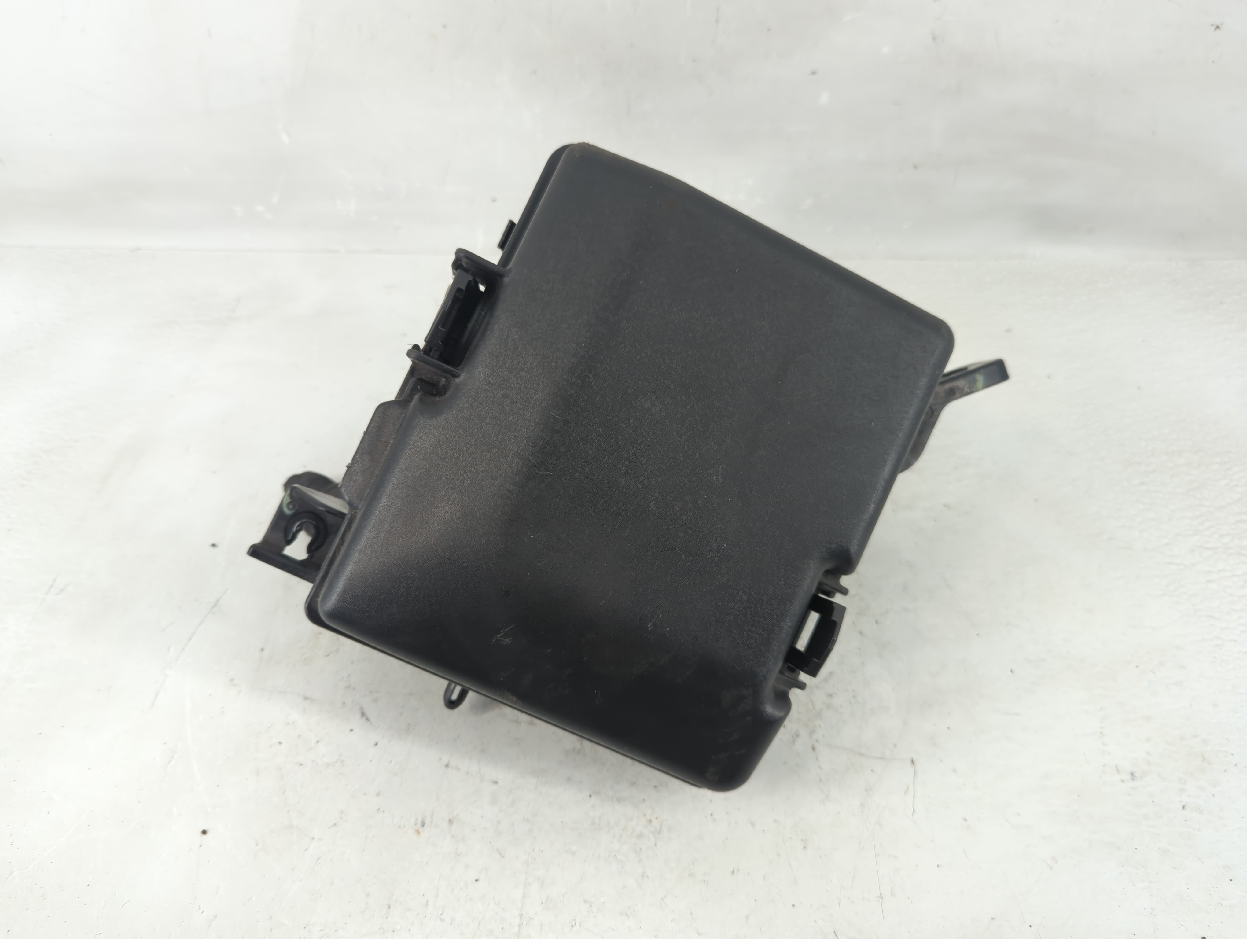 2015-2015 Hyundai Sonata Fusebox Fuse Box Relay Module 91950-c1820 1200859 - Oemusedautoparts1.com