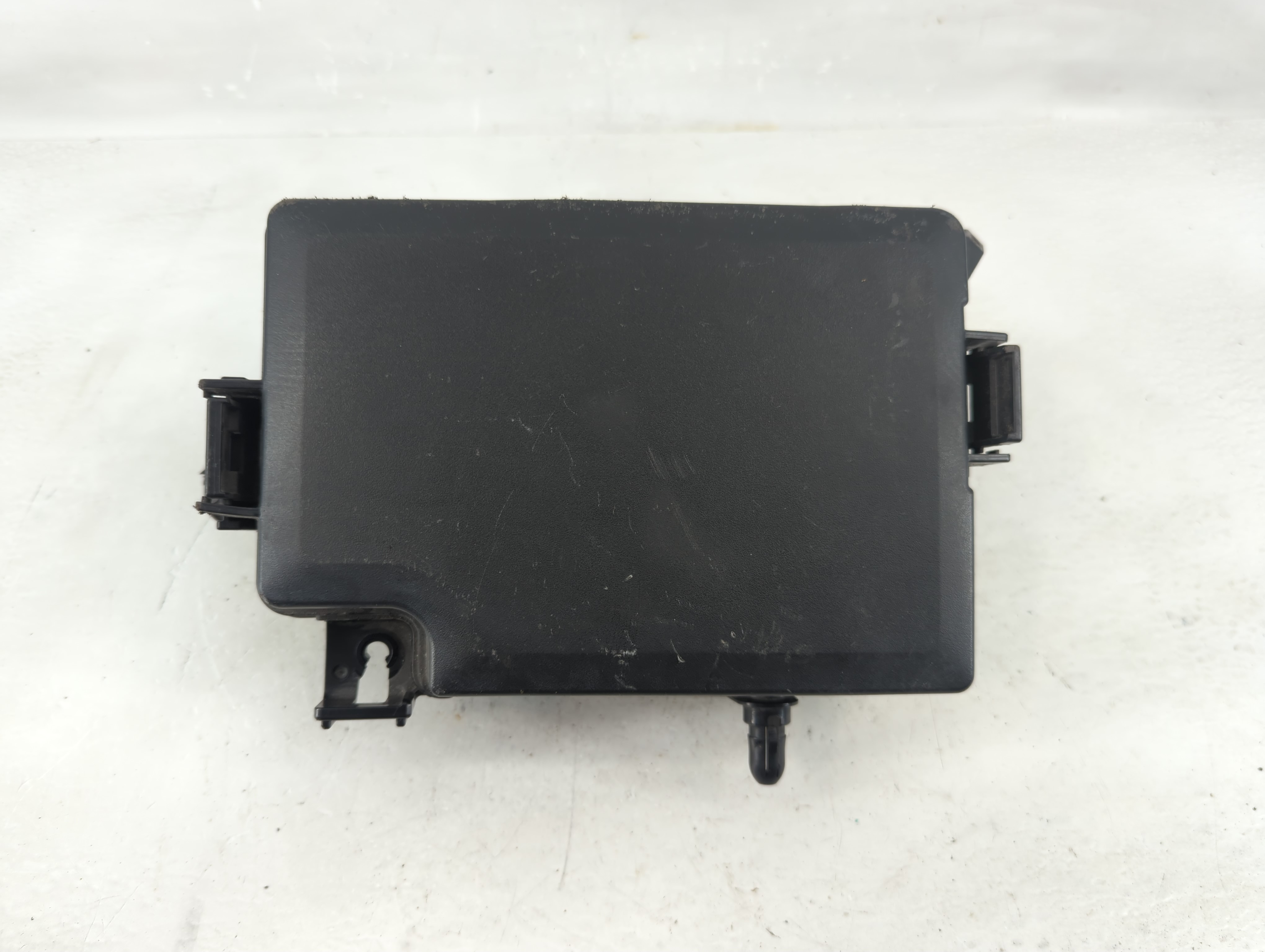 2017-2017 Hyundai Elantra Fusebox Fuse Box Relay Module 91956-f2020 1200869 - Oemusedautoparts1.com