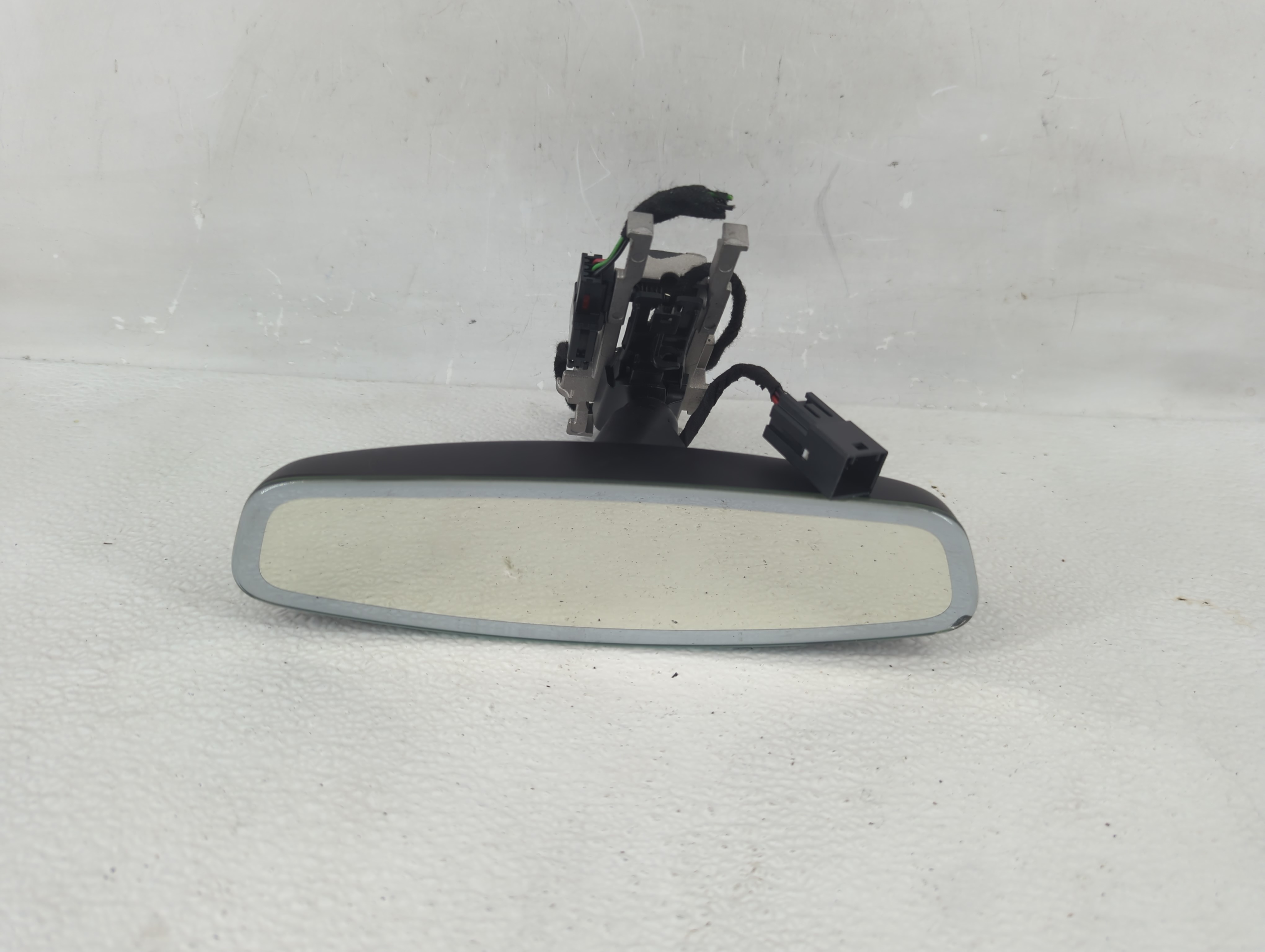 2014-2019 Cadillac Xts Interior Rear View Mirror Oem 1200972 - Oemusedautoparts1.com