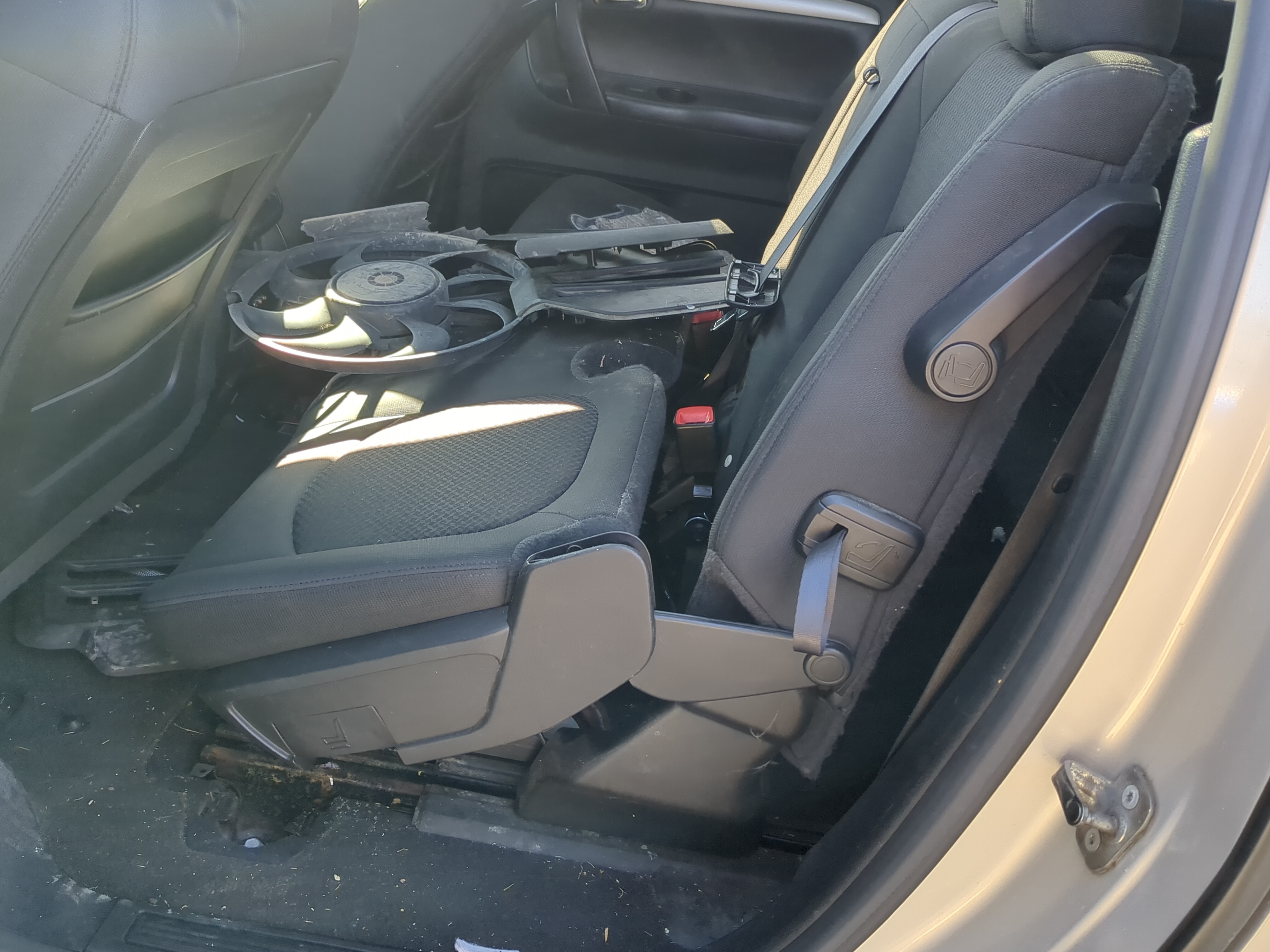 2008 Saturn Outlook Rear Seat Oem 1202361 - Oemusedautoparts1.com