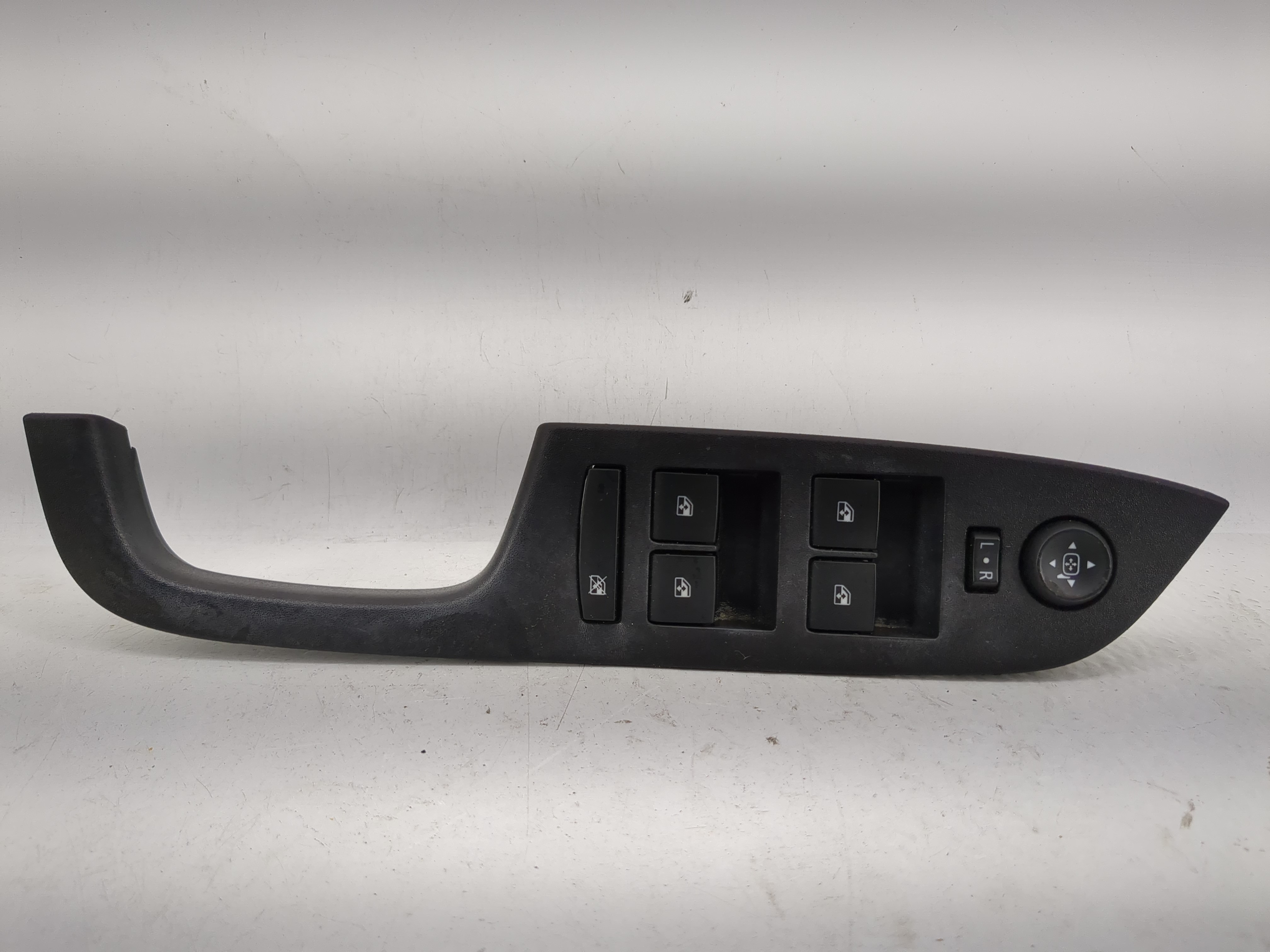2012-2017 Chevrolet Equinox Driver Left Door Master Power Window Switch 1202883 - Oemusedautoparts1.com