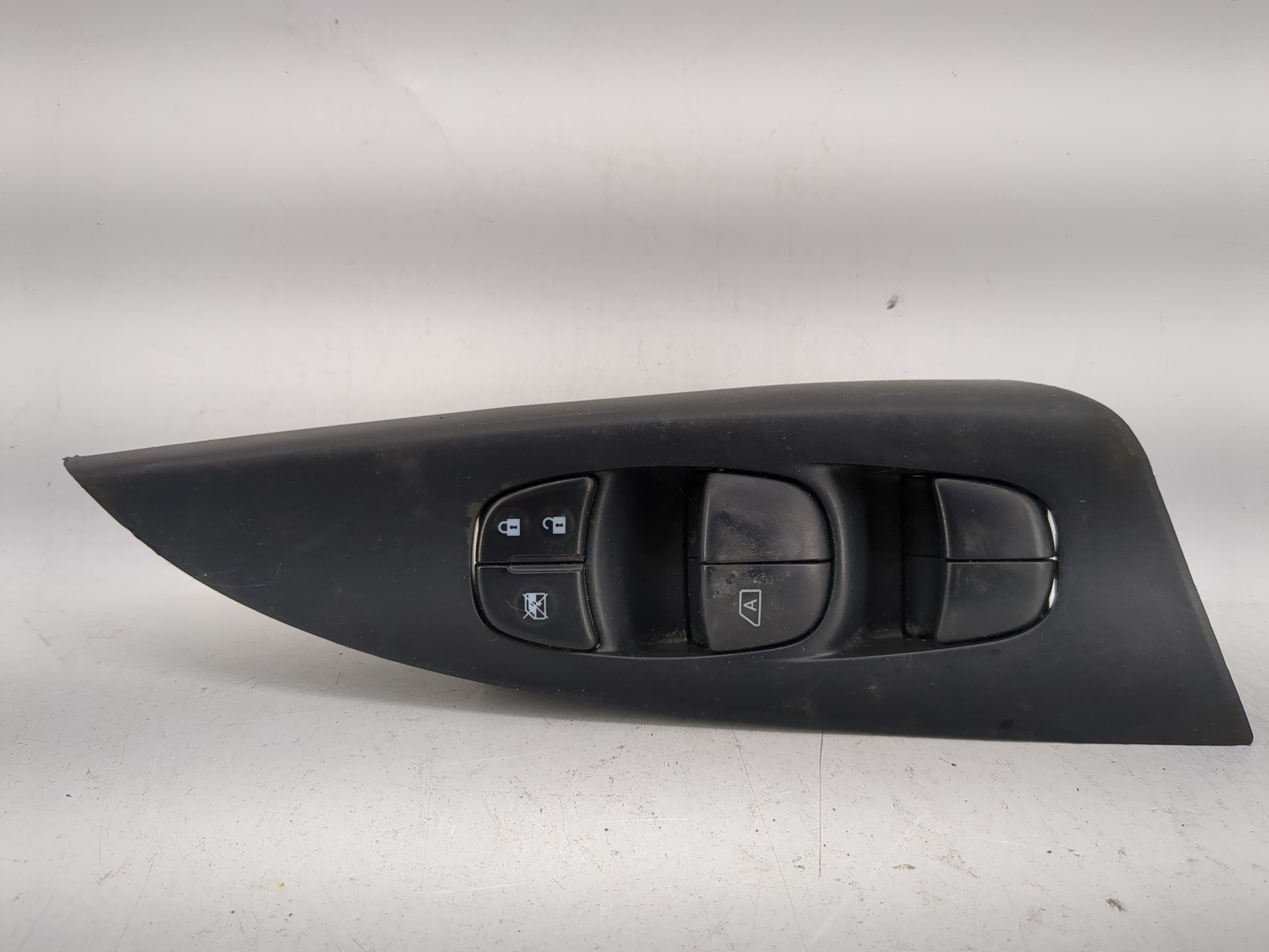 2013-2019 Nissan Sentra Driver Left Door Master Power Window Switch 1202898 - Oemusedautoparts1.com