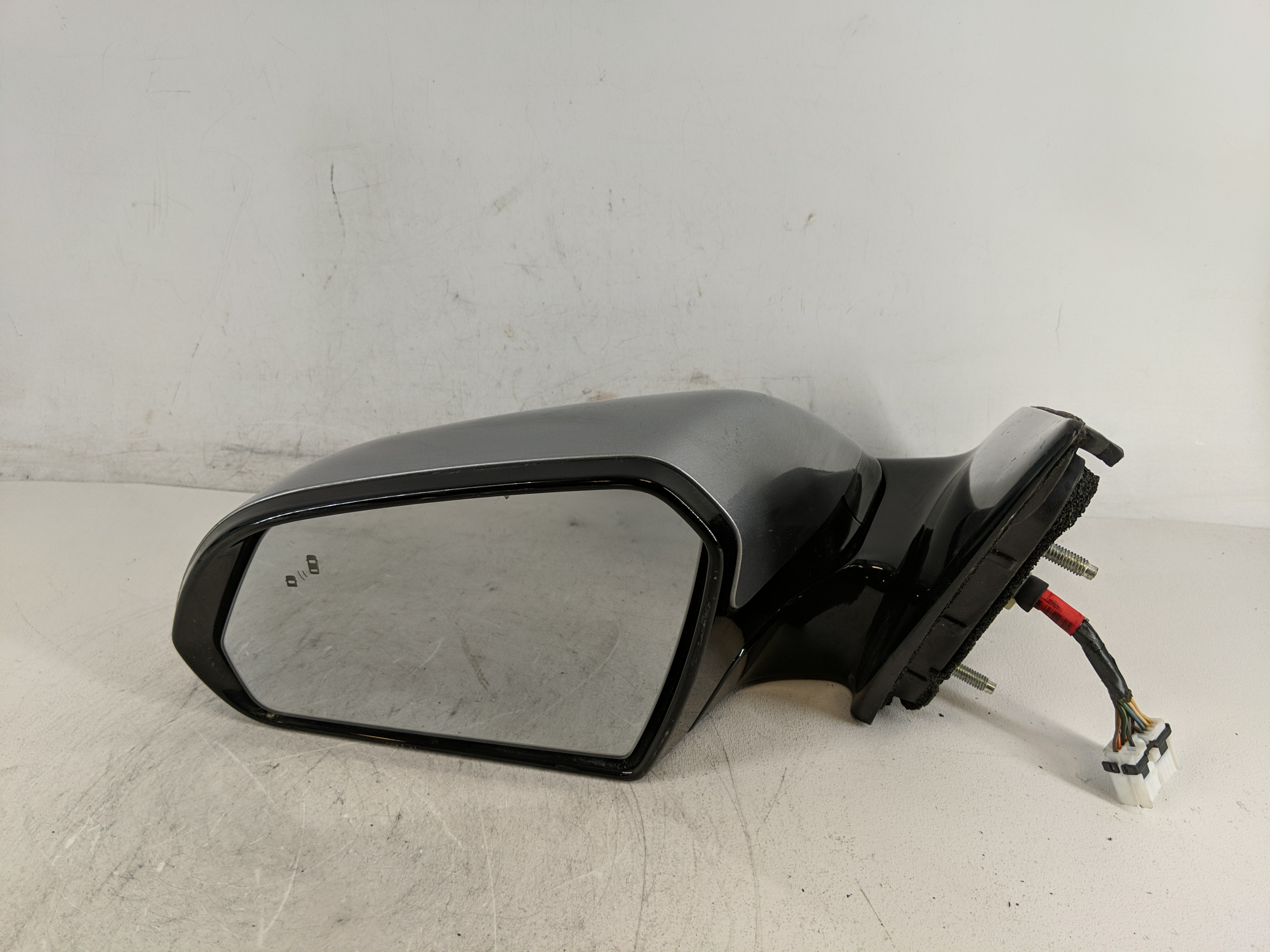 Picture of 2015 Hyundai Sonata Driver Left Side View Power Door Mirror Silver 1202904